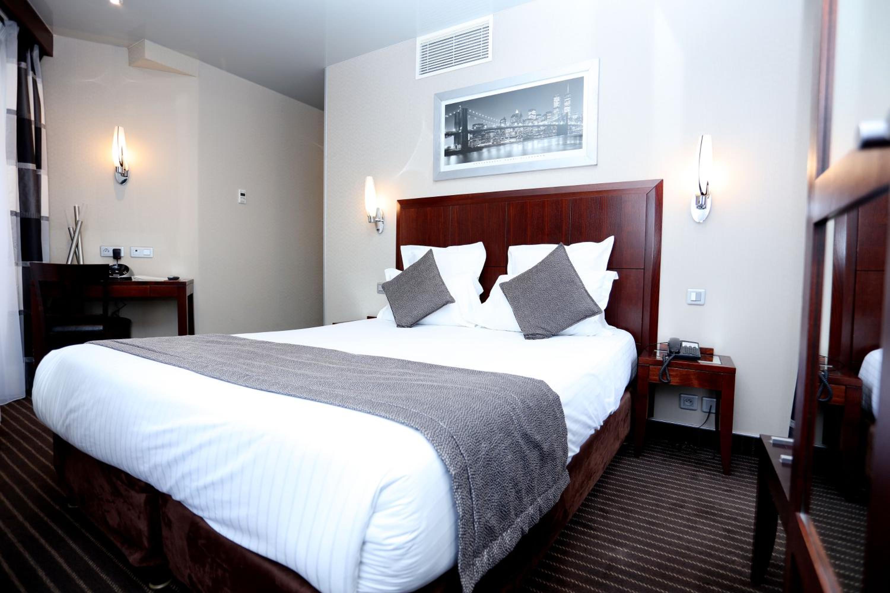 Privilege Room thumbnail 6