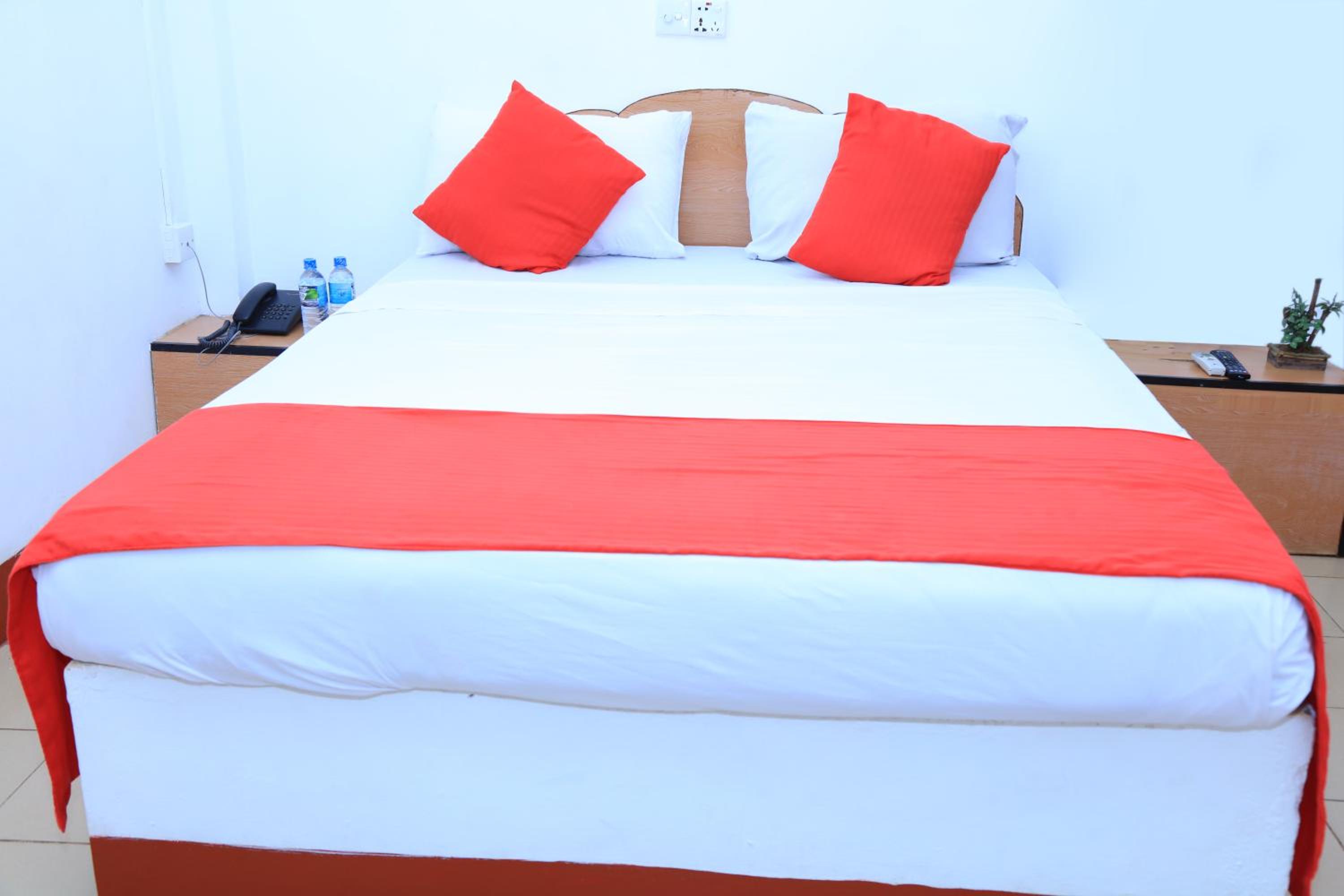 Single Room with Bathroom photo 1