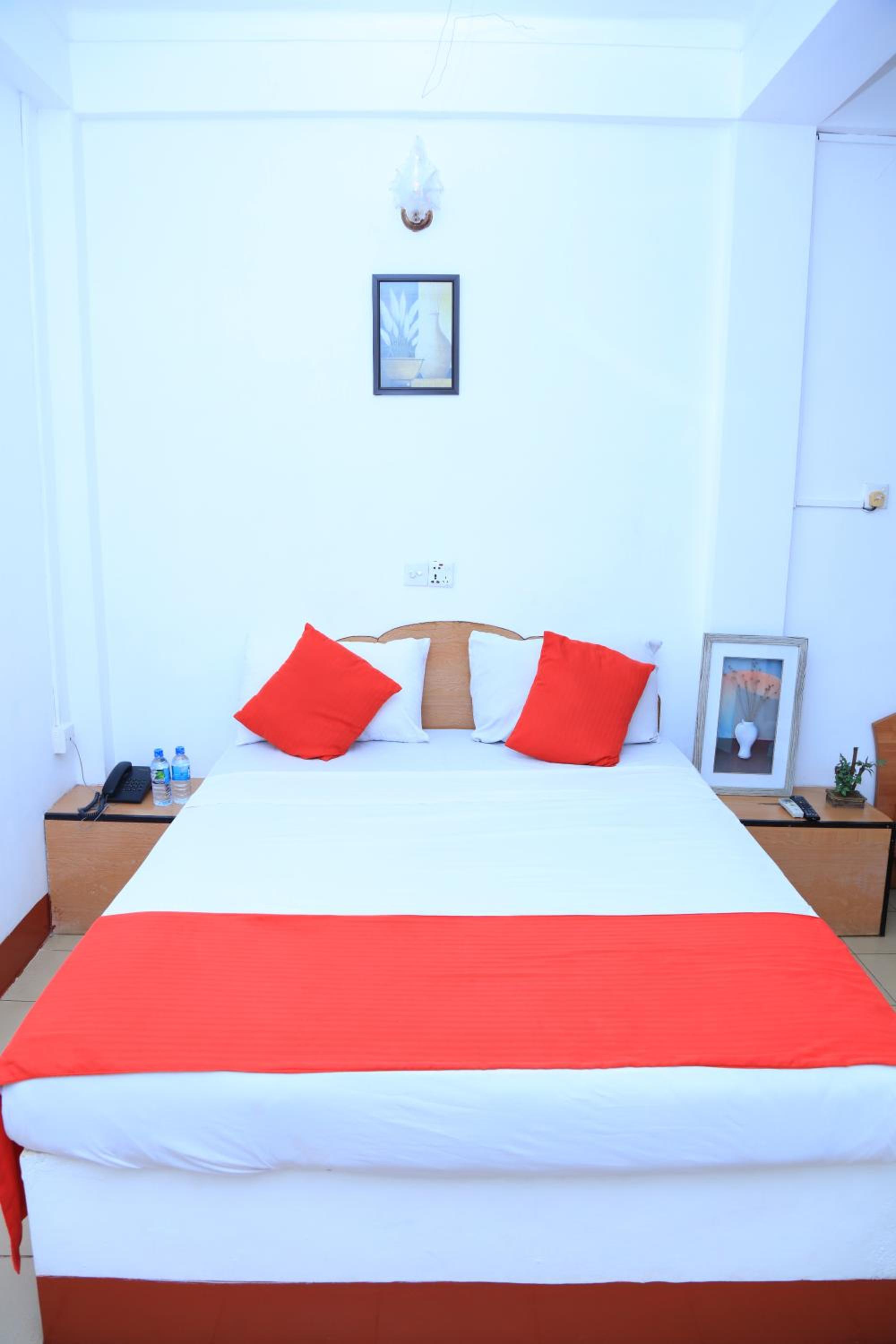 Single Room with Bathroom photo 3
