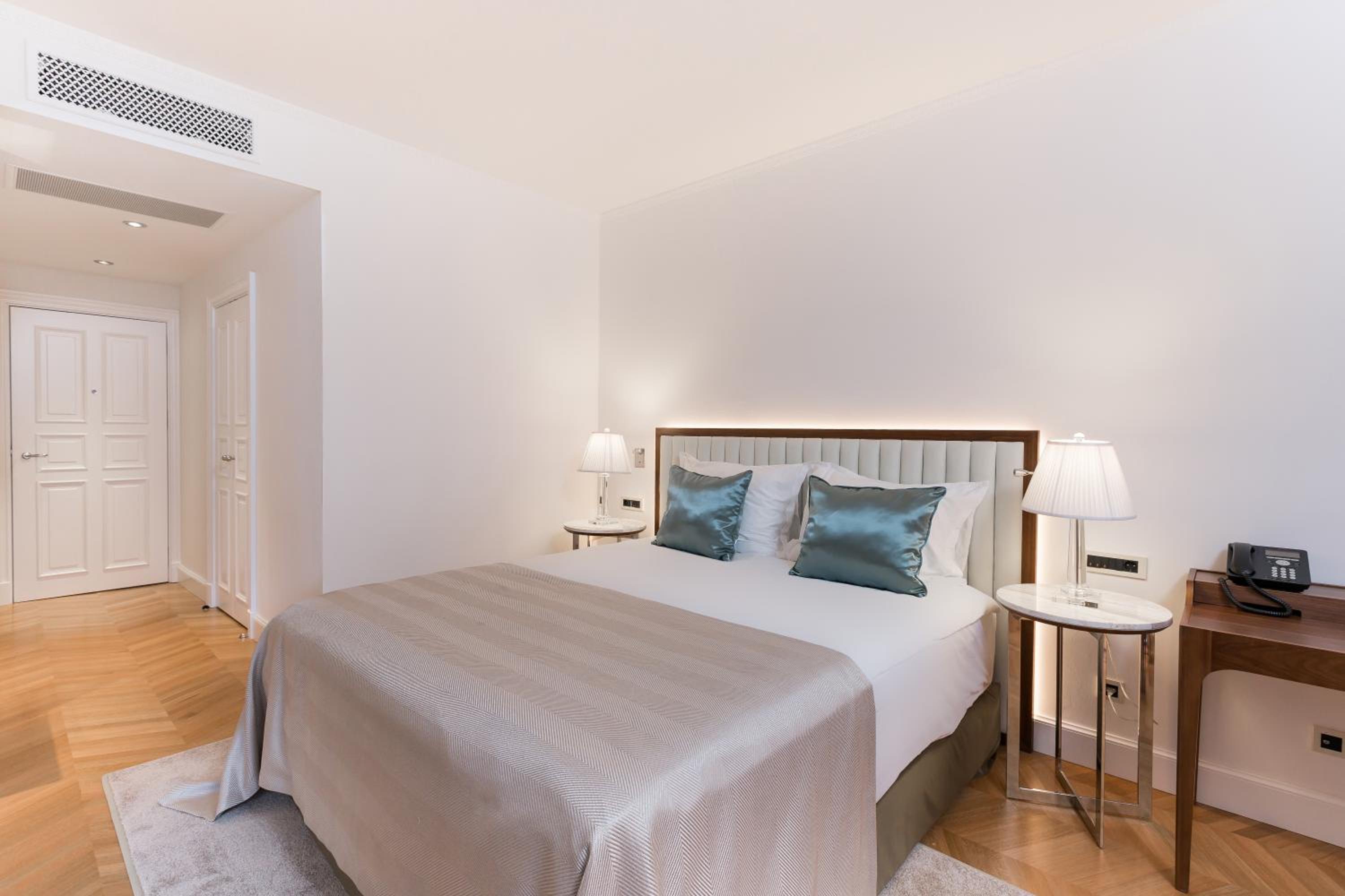 Superior Double or Twin Room - Photo 1