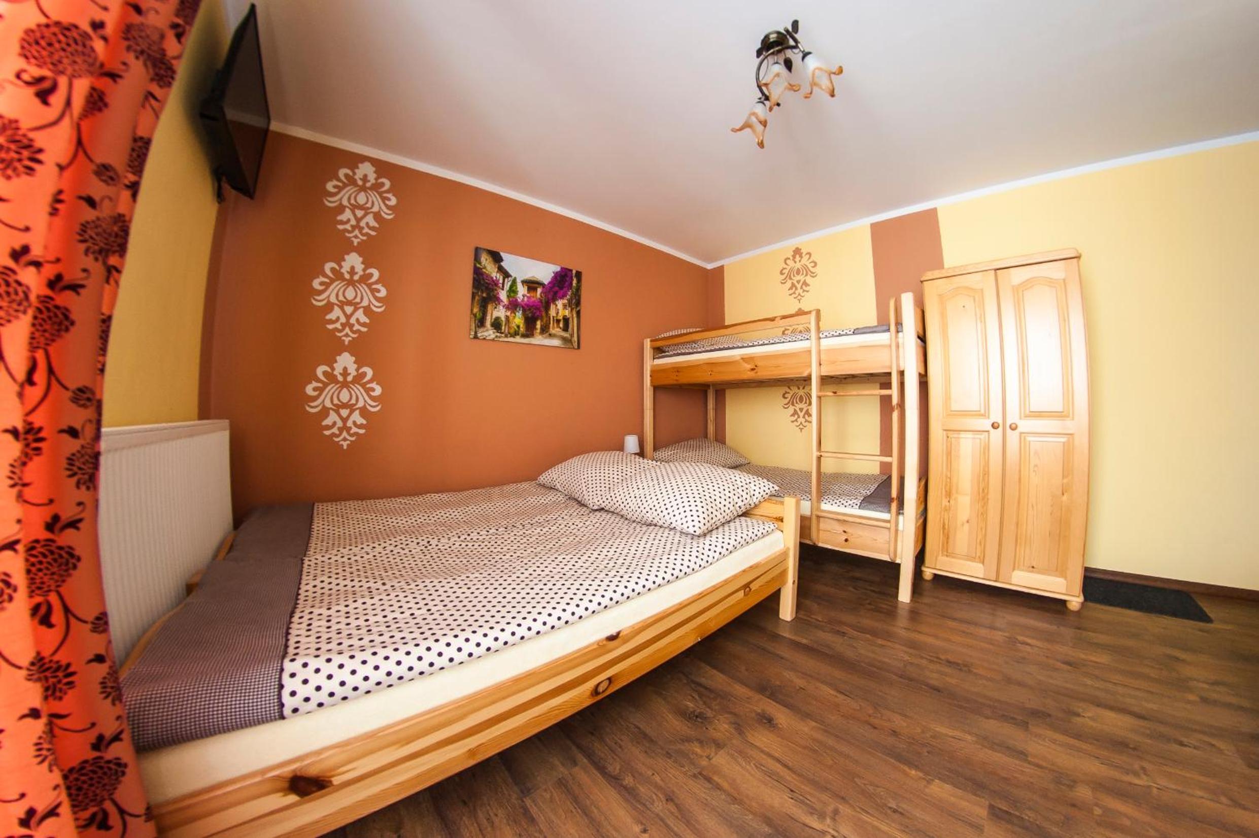 Quadruple Room with Mountain View - Photo 3
