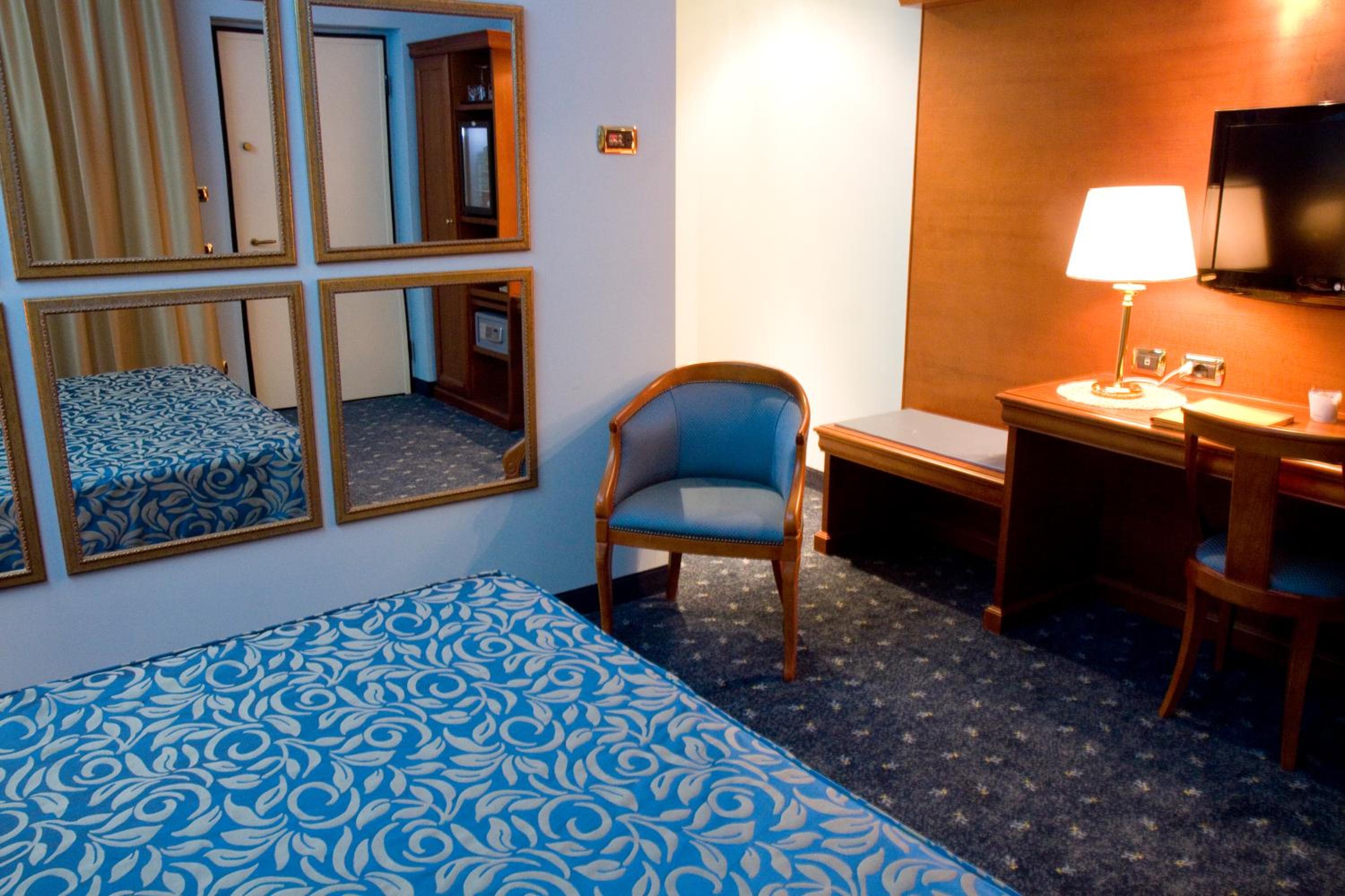 Double Room - Photo 2