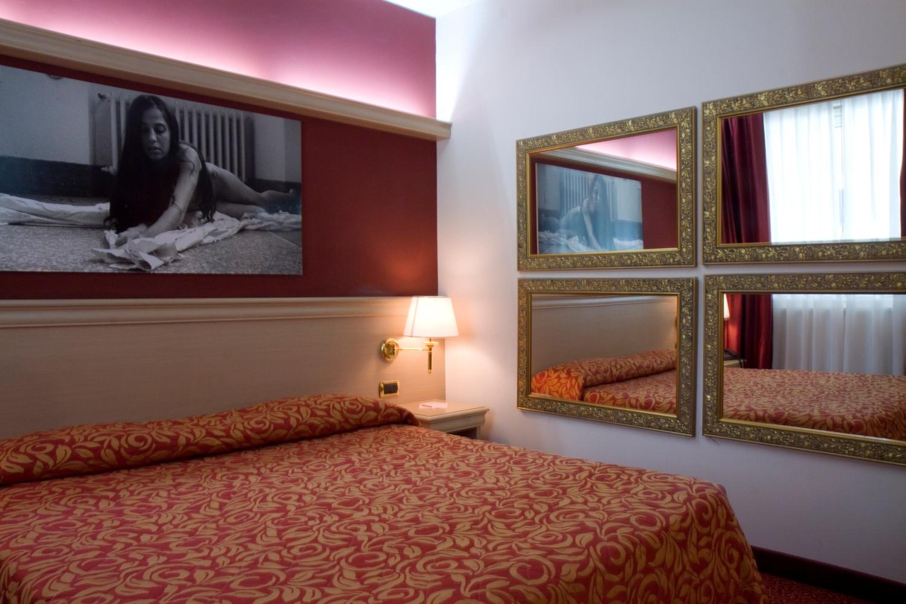 Double Room - Photo 7