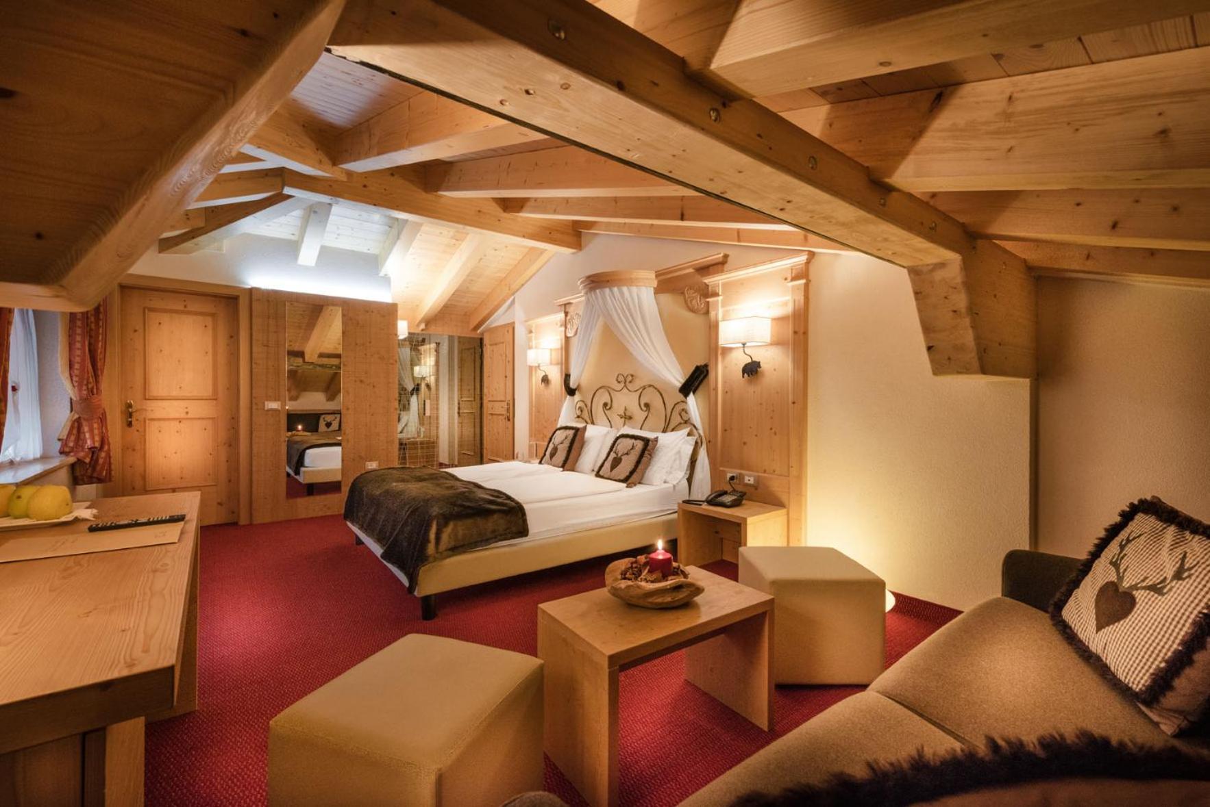Deluxe Double or Twin Room photo 2