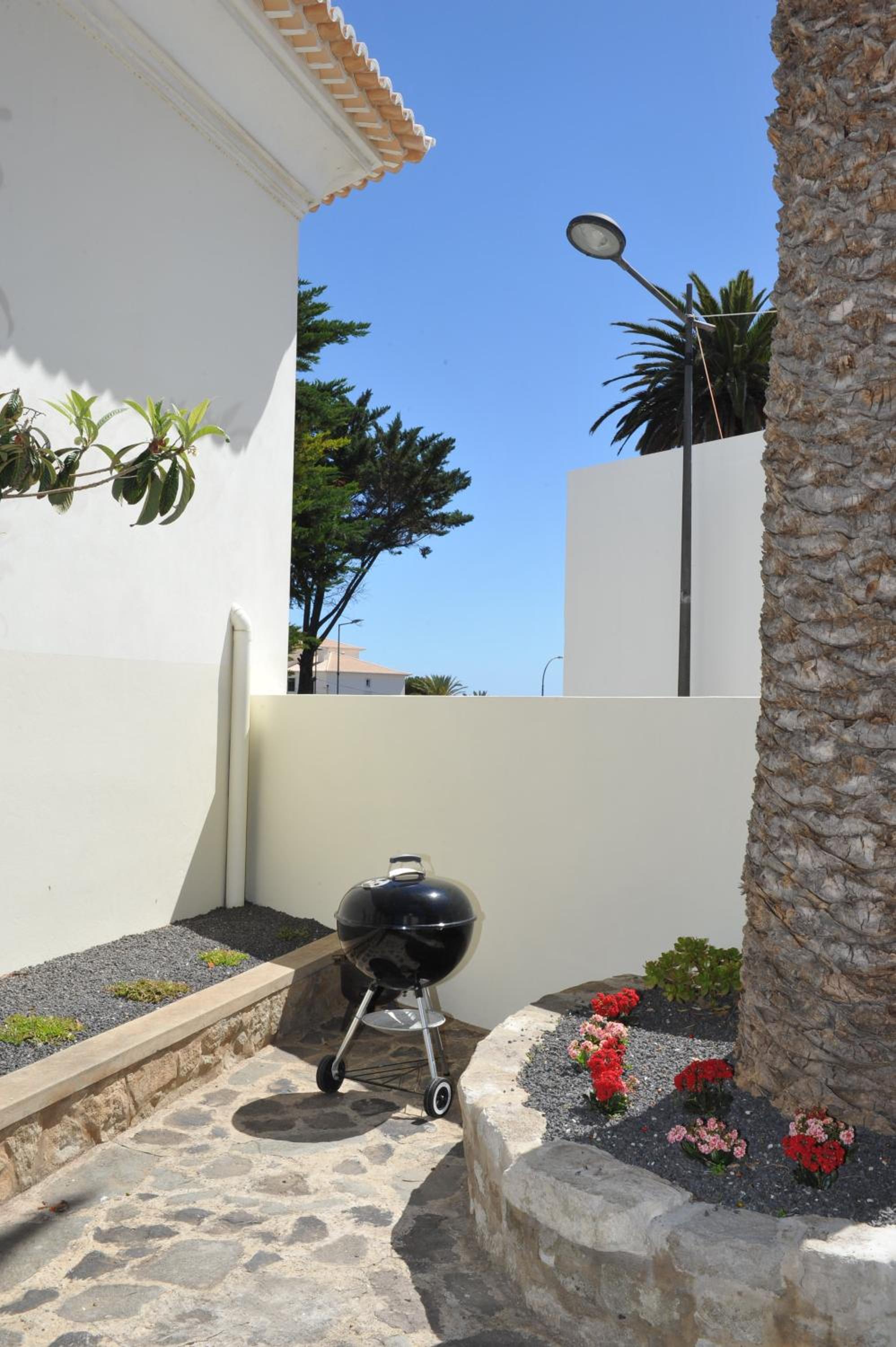 Double Room with Private Bathroom - Photo 18