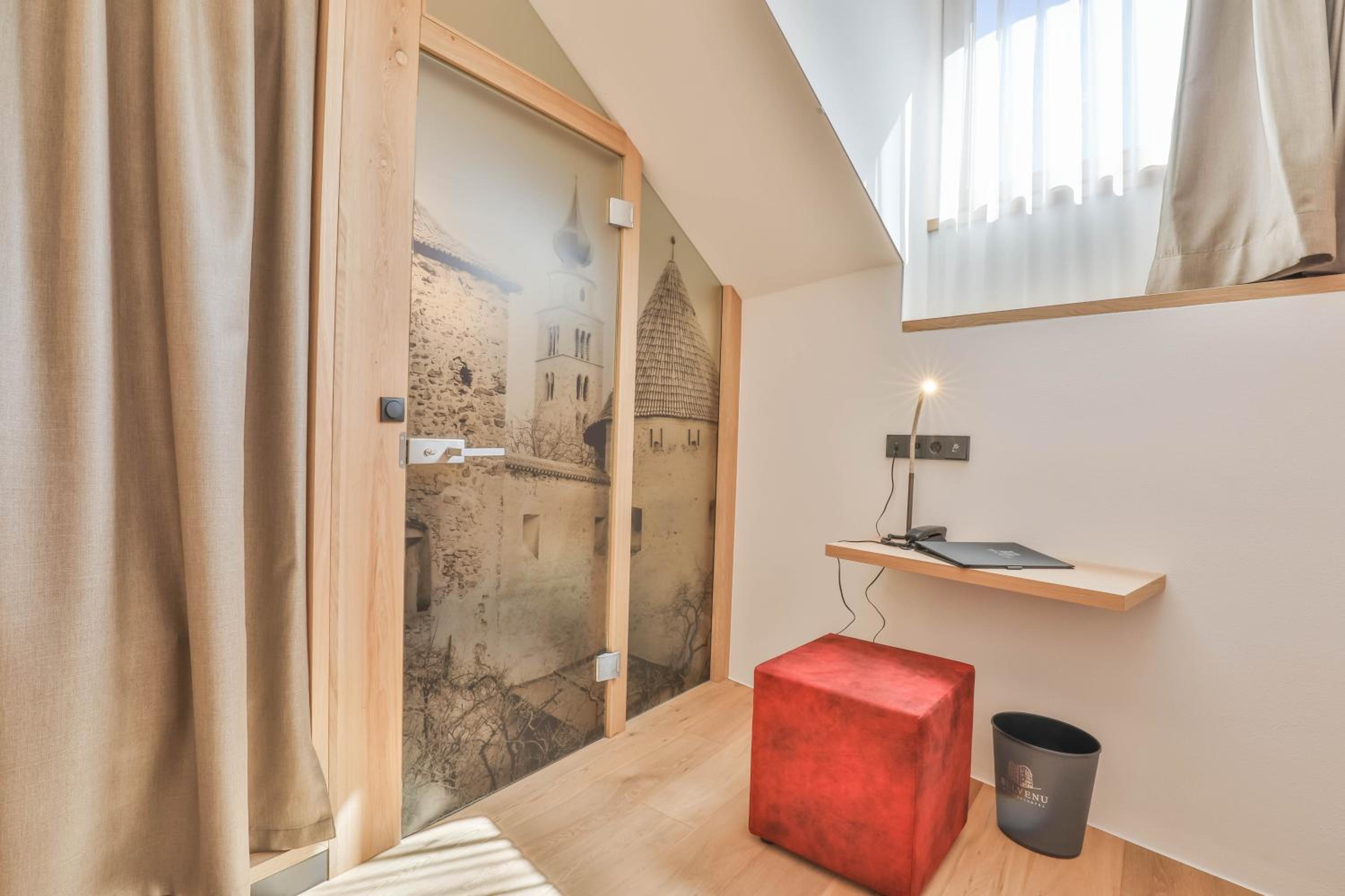 Single Room photo 2