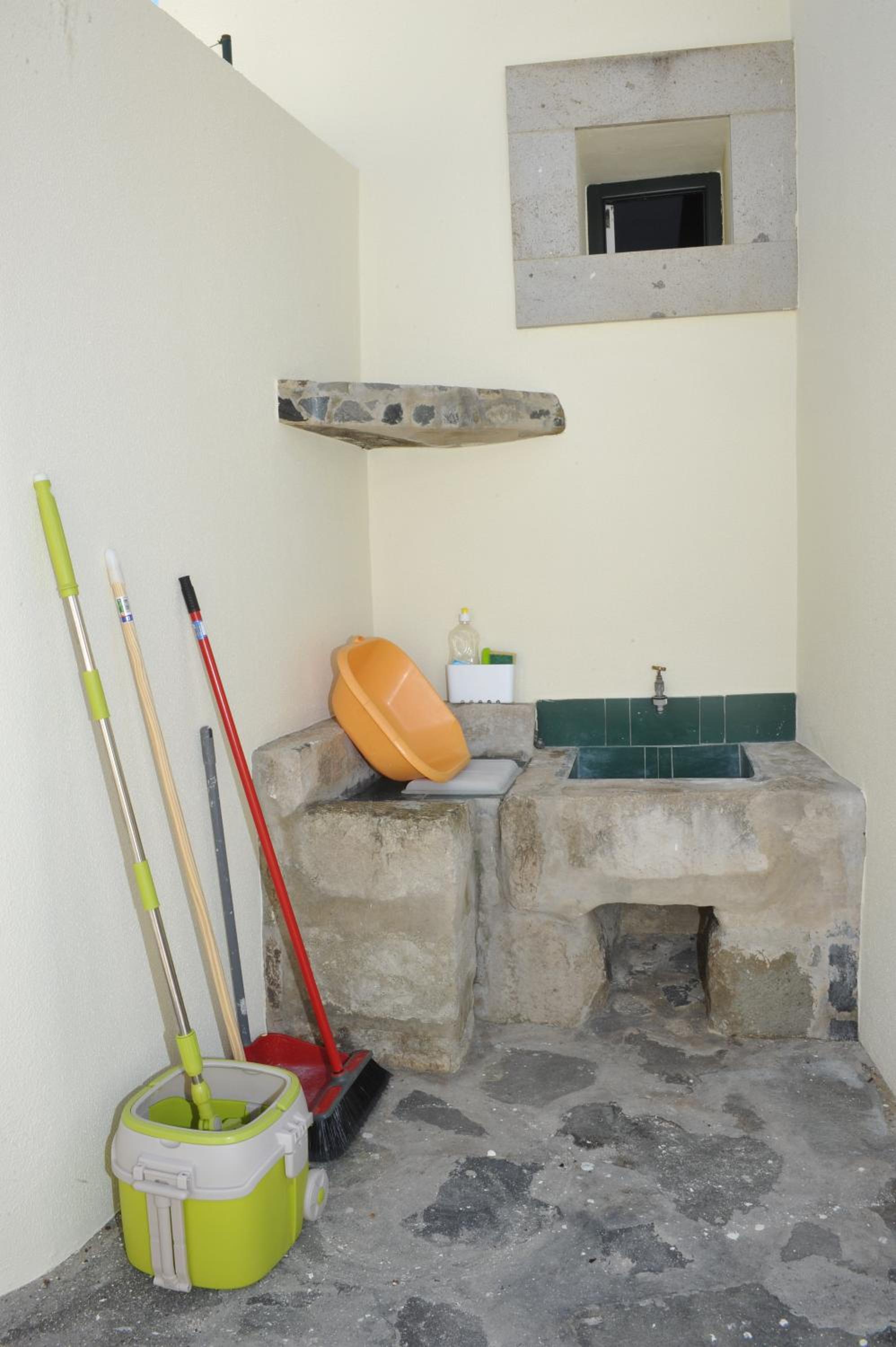 Double Room with Private Bathroom - Photo 7