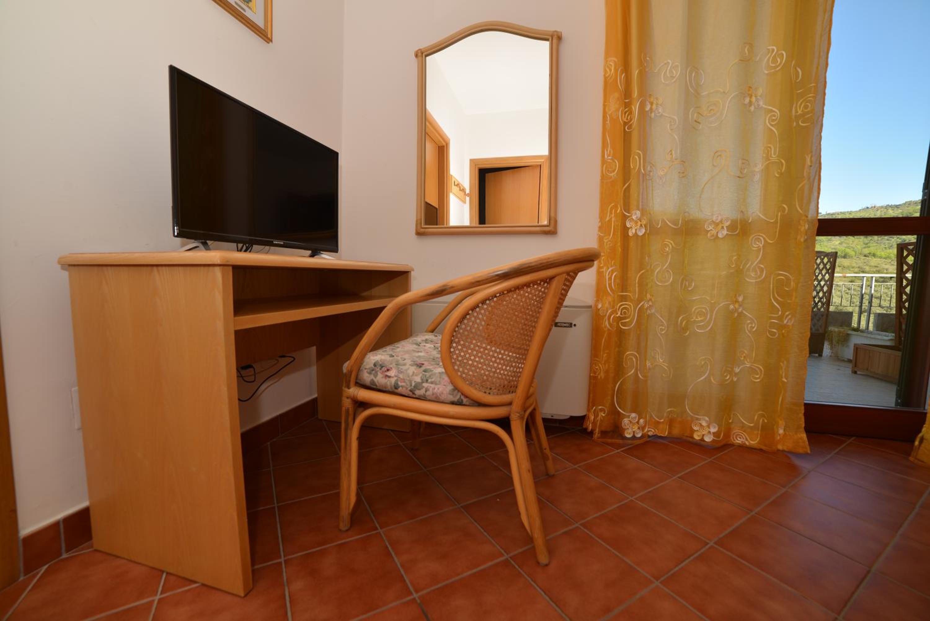 Quadruple Room with Balcony photo 1