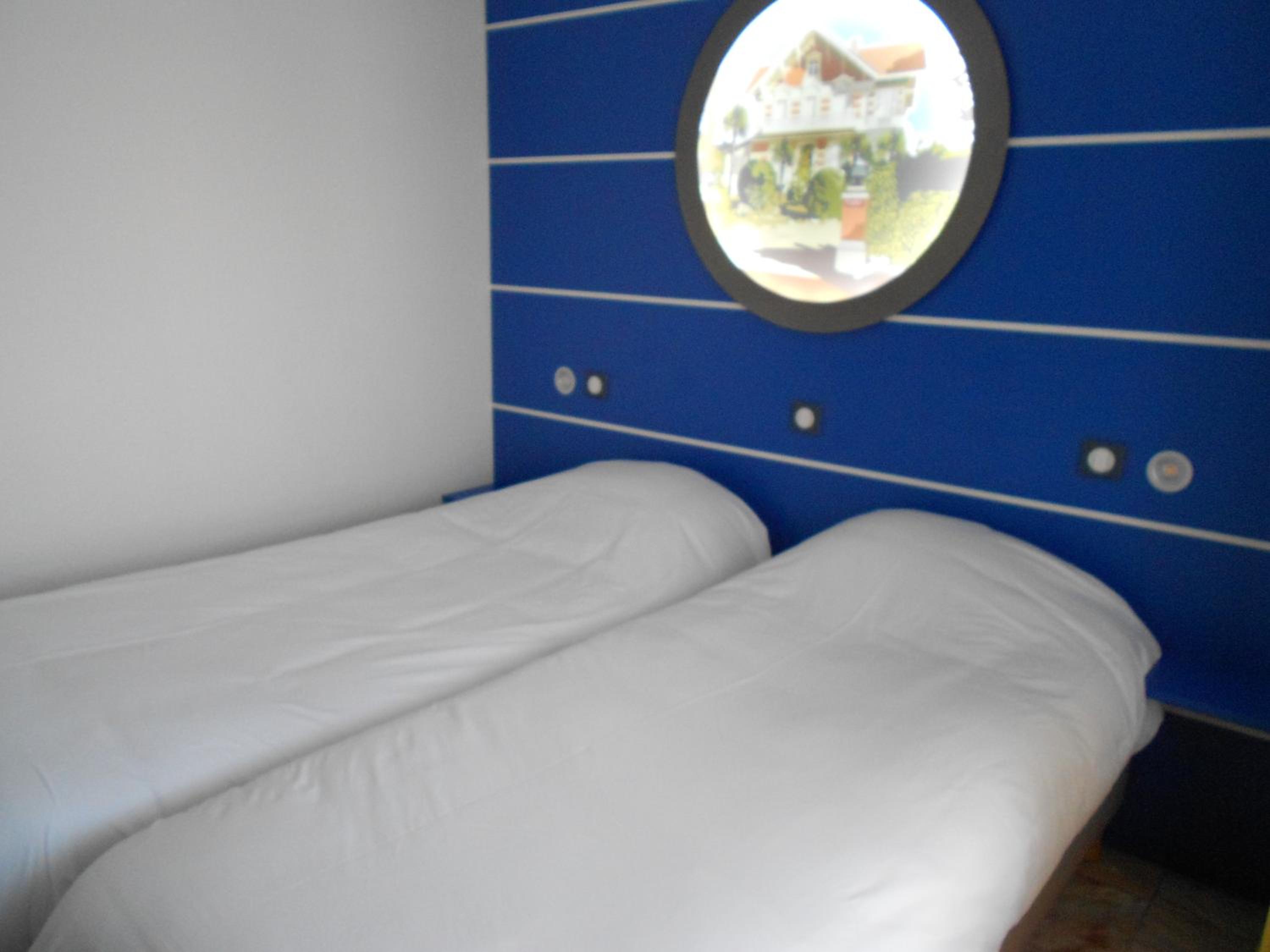 Twin Room - Photo 1