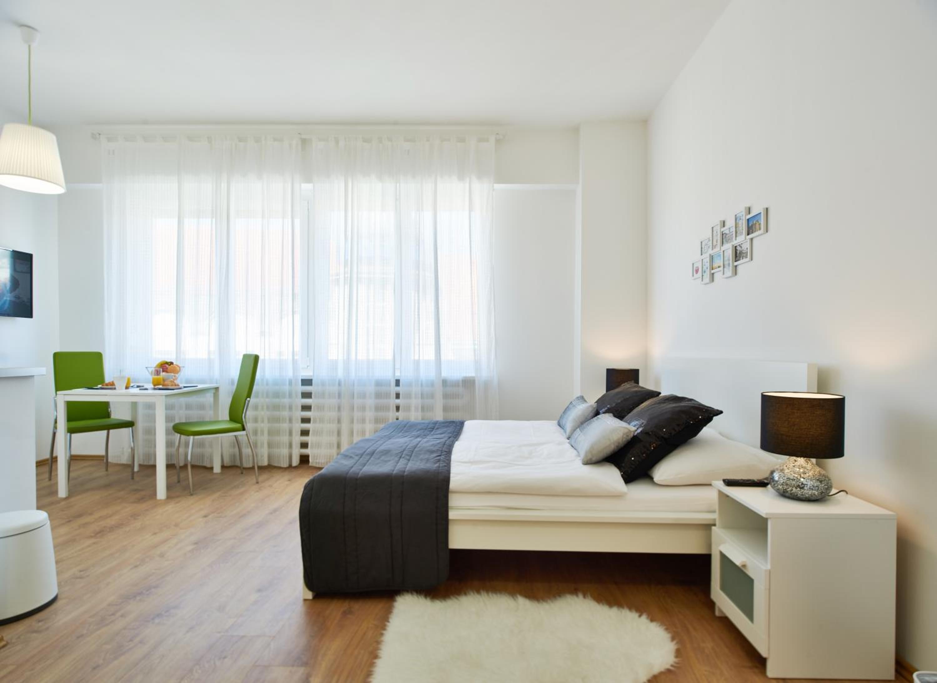 Studio Apartment