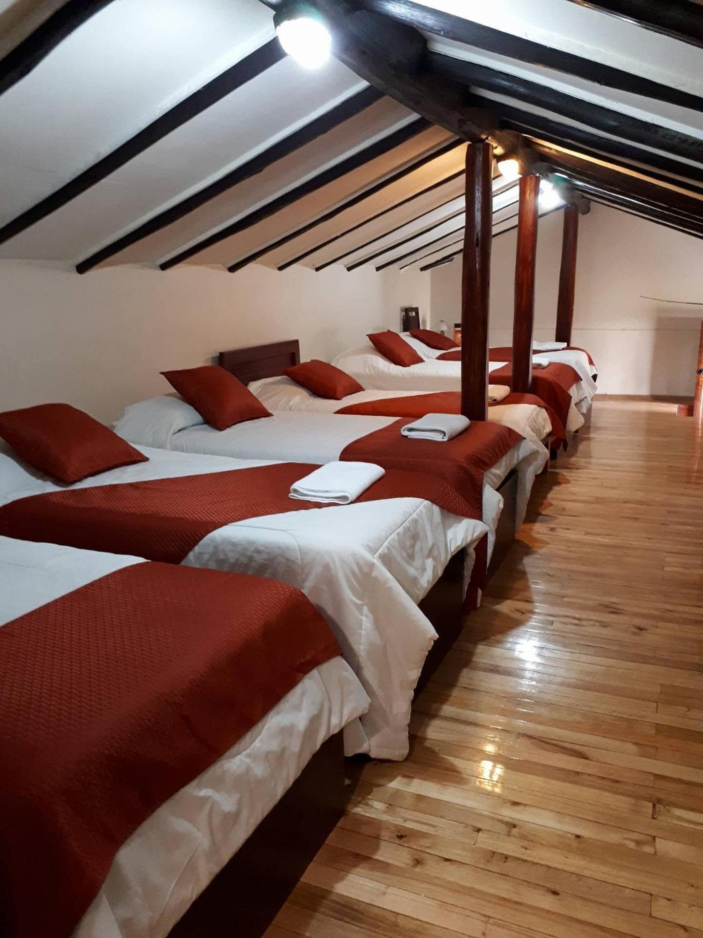 6-Bed Mixed Dormitory Room photo 2