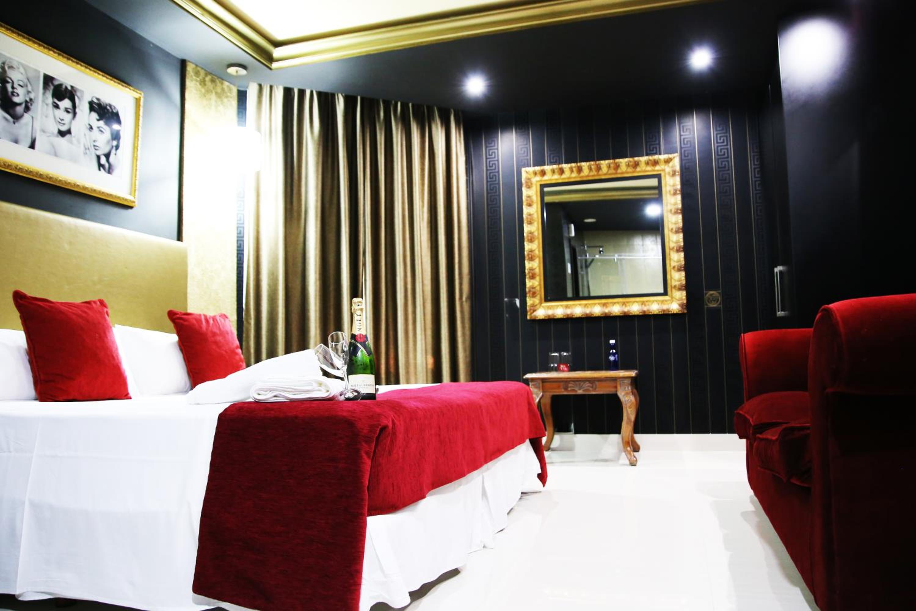 Deluxe Super Room with Spa Bath photo 3