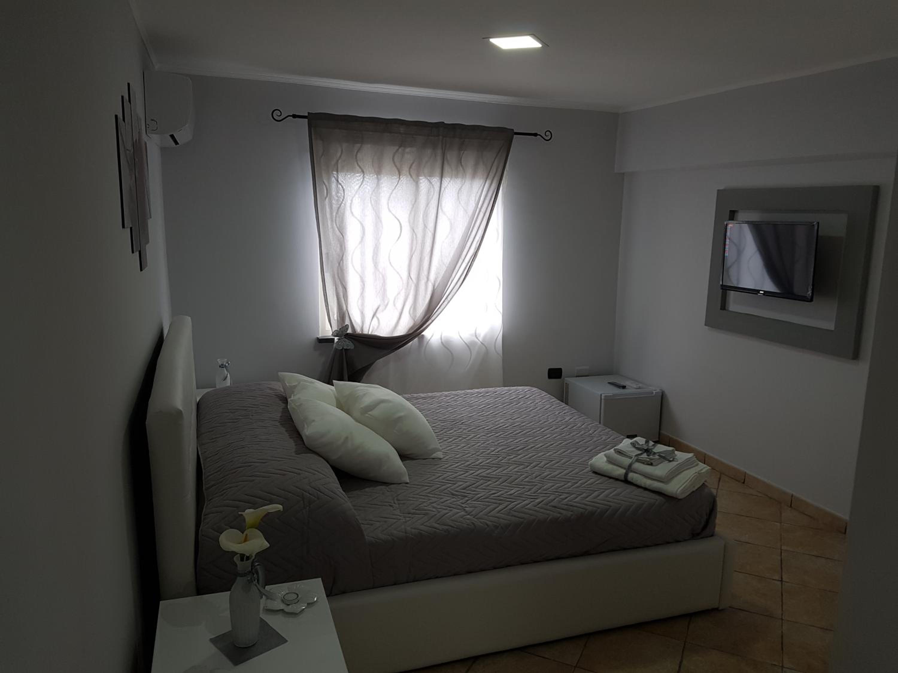 Standard Double Room - Photo 1