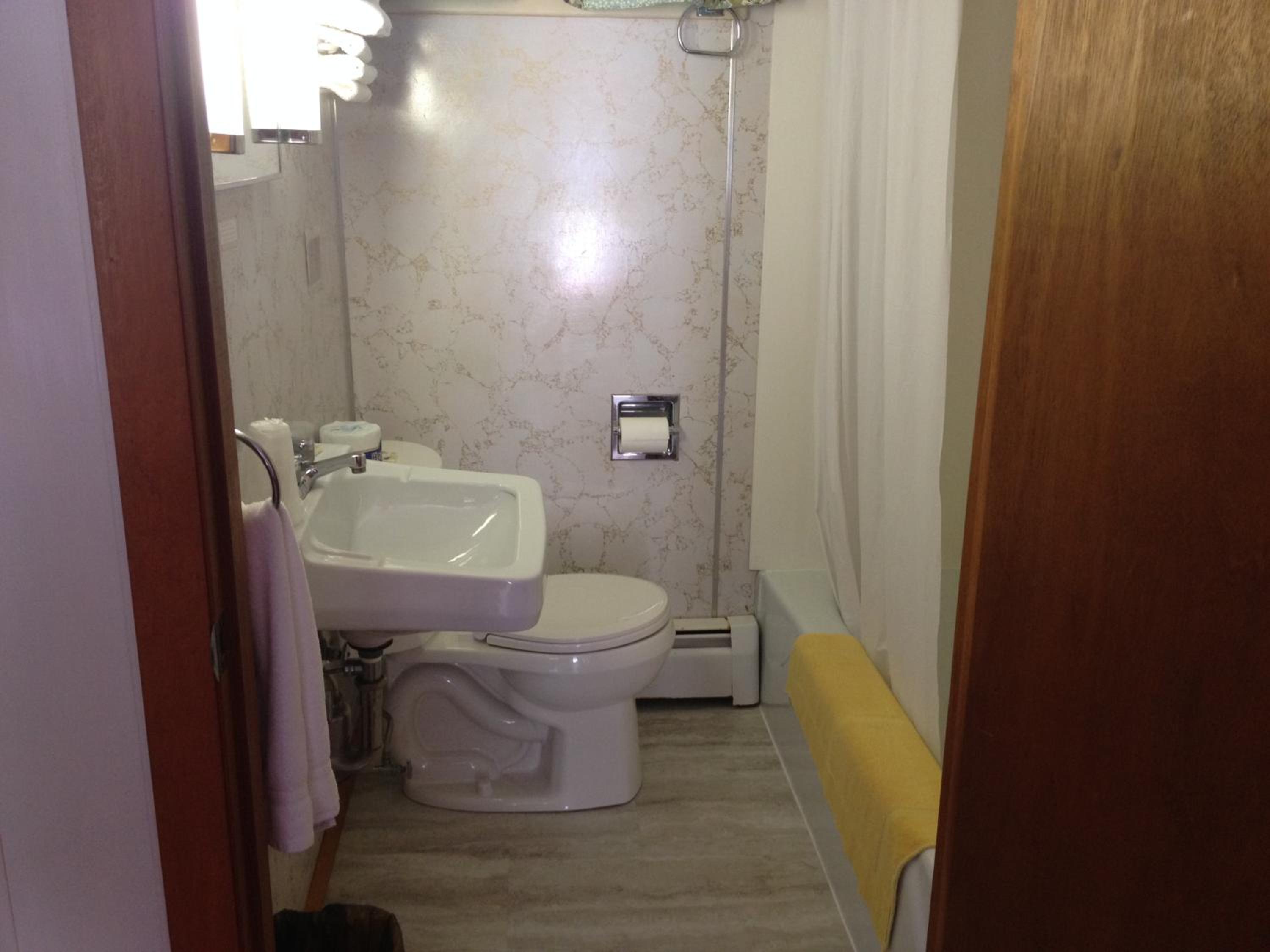 Room 2 - Double Room with Kitchenette  - Photo 4