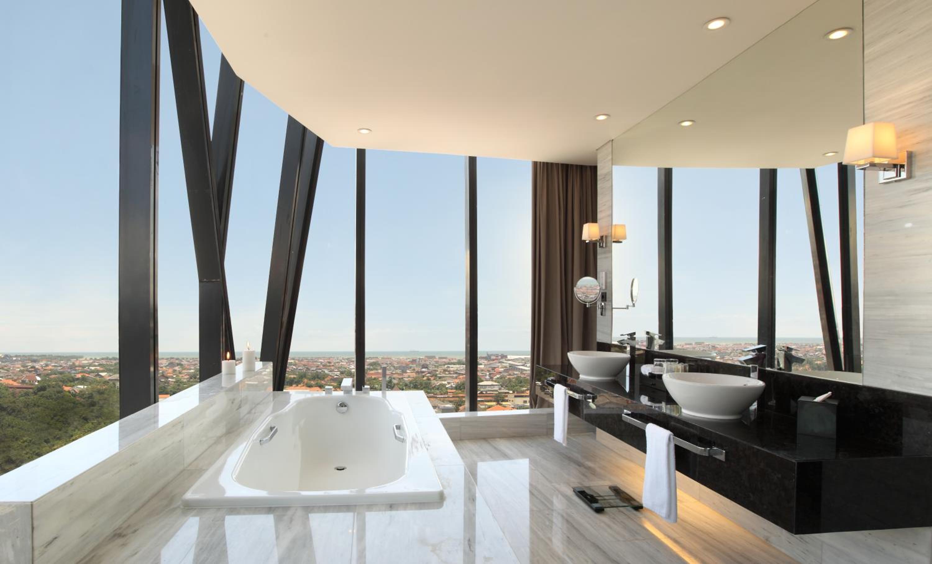 Executive Suite - Photo 4