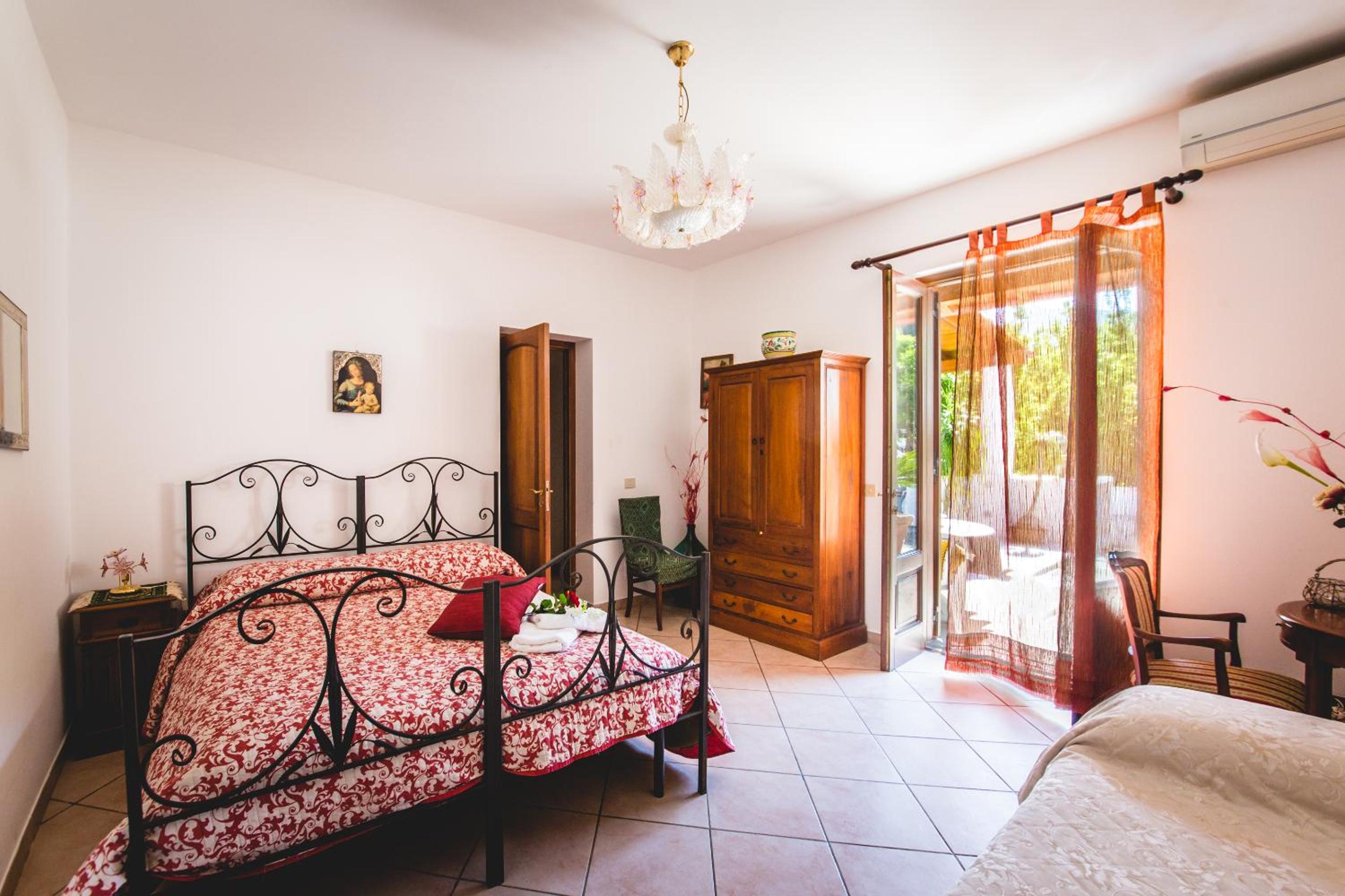 Deluxe Apartment with Terrace and Sea View photo 3