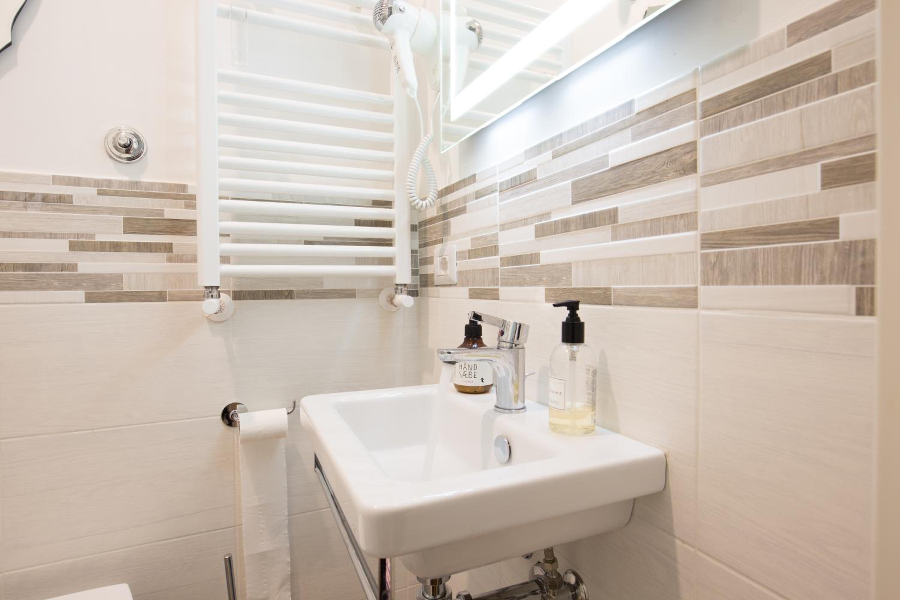 Double Room with Private External Bathroom photo 3