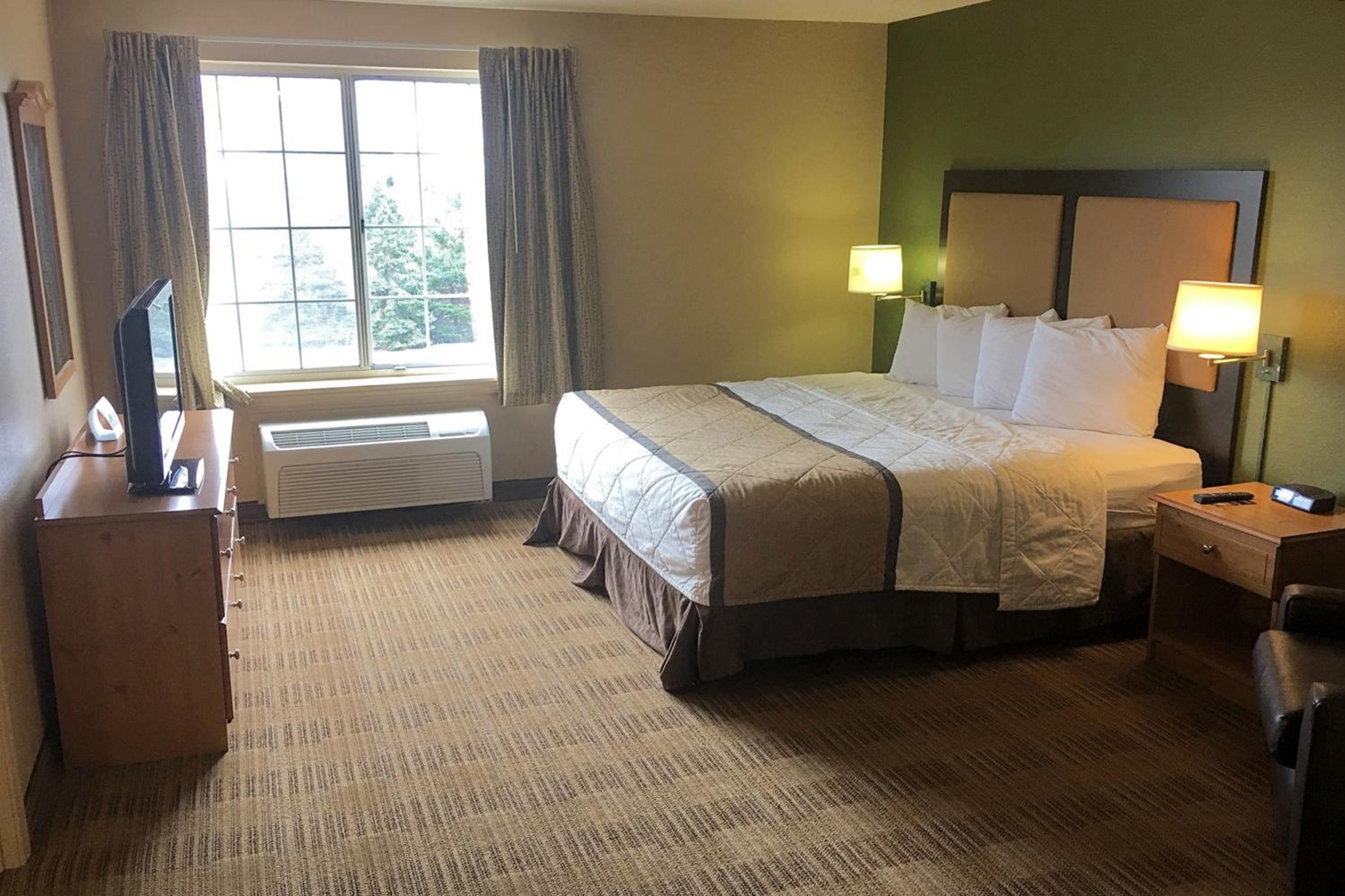 One Bedroom Suite - Non-Smoking - Photo 12