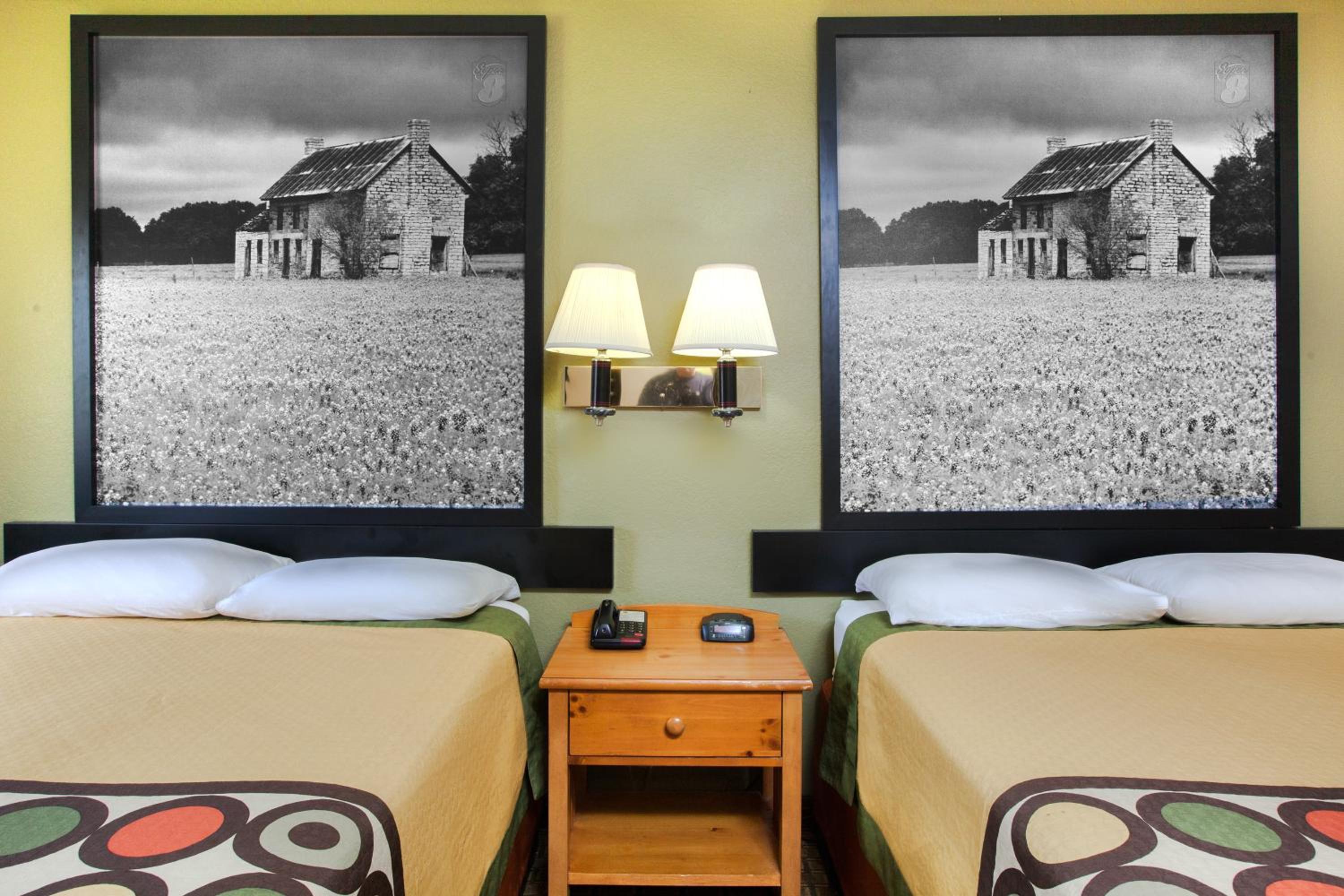 Double Room with Two Double Beds - Non-Smoking - Photo 1