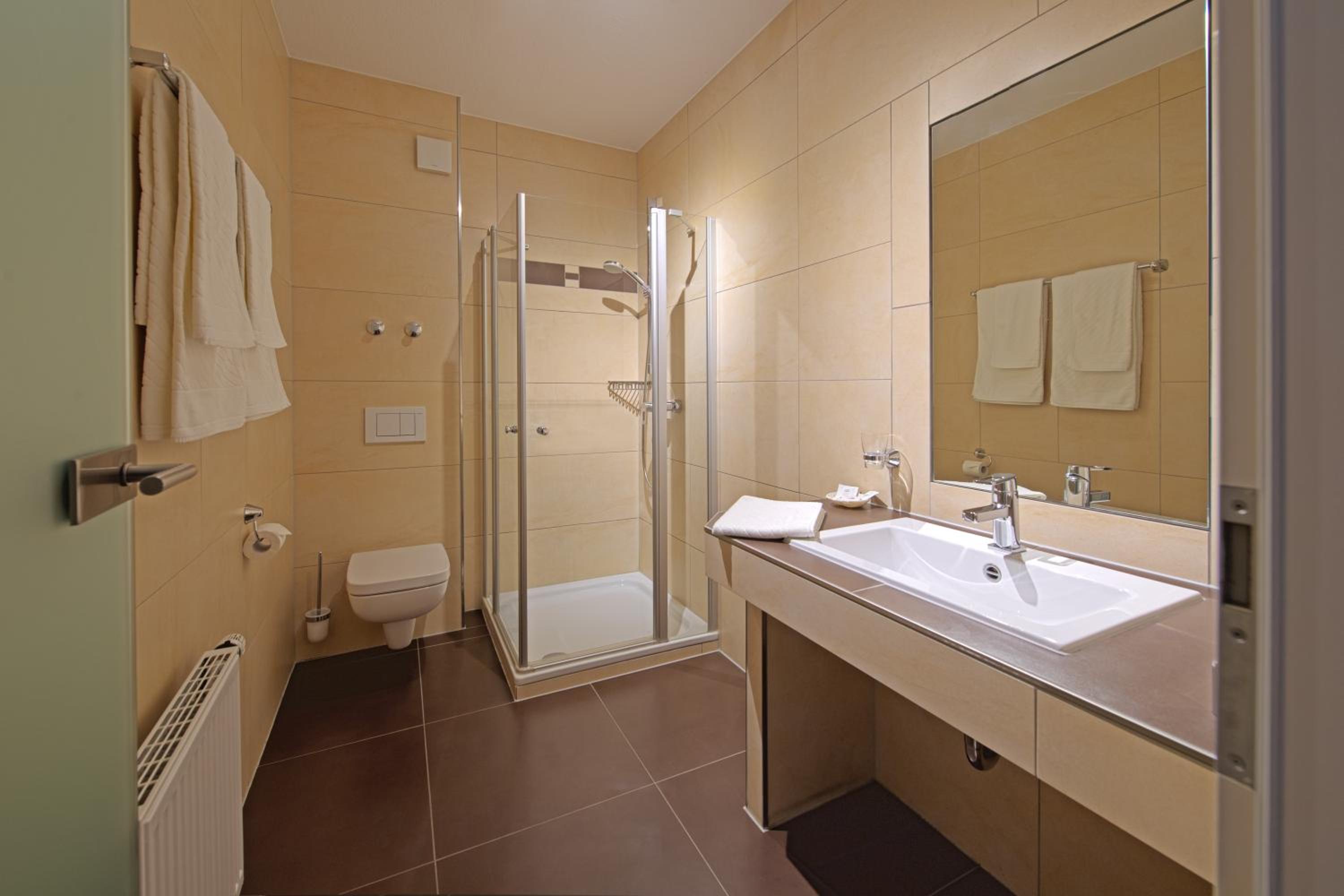 Double Room with Private Bathroom - Photo 5