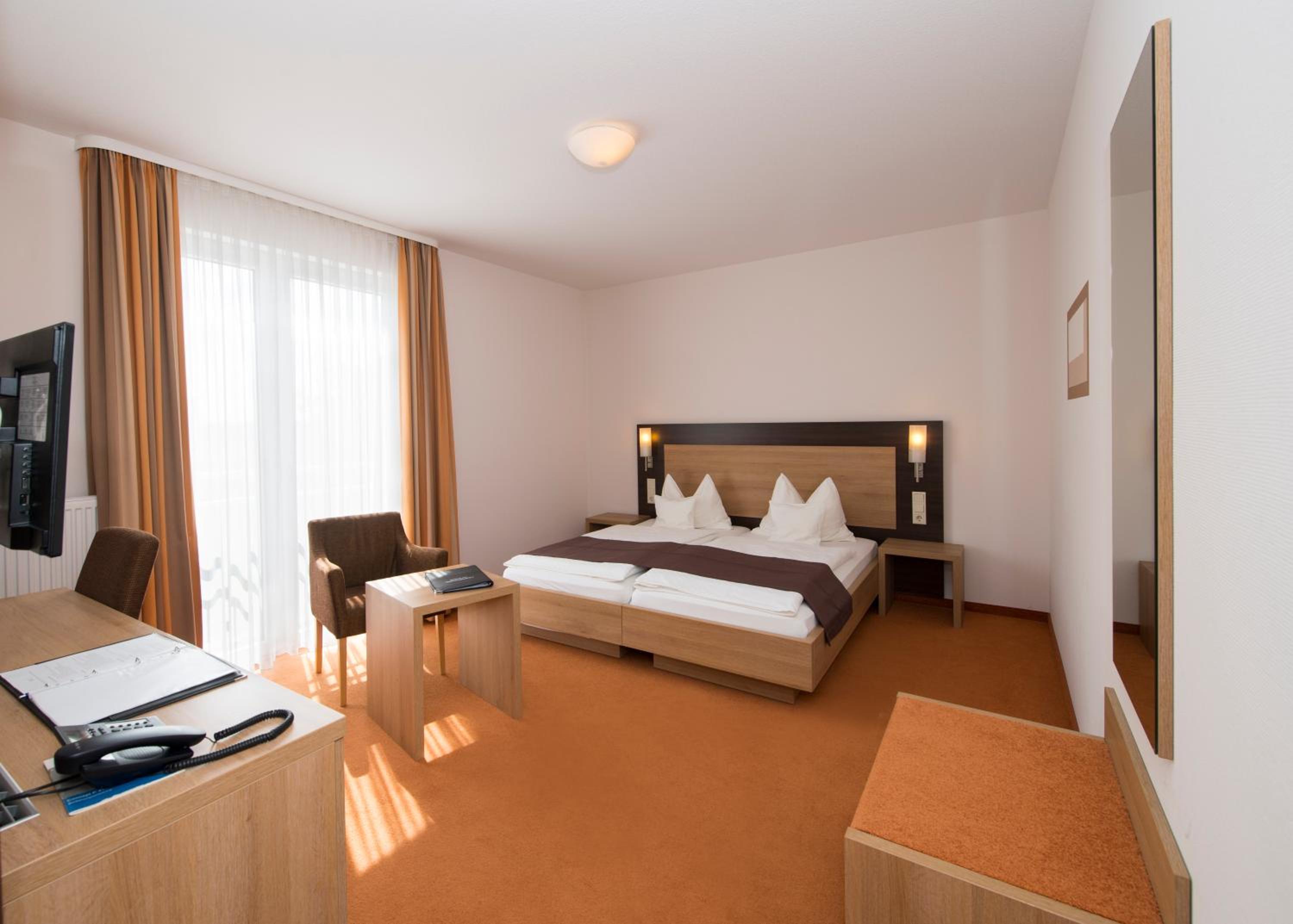 Double Room with Private Bathroom - Photo 3