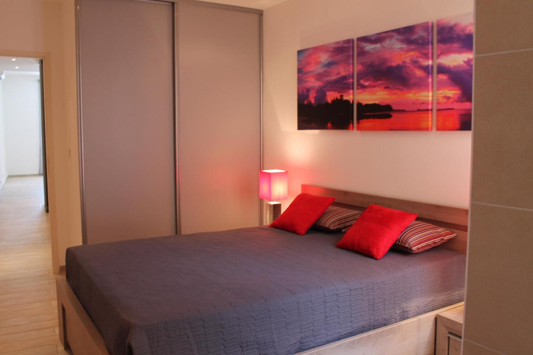 Two-Bedroom Apartment - Photo 7