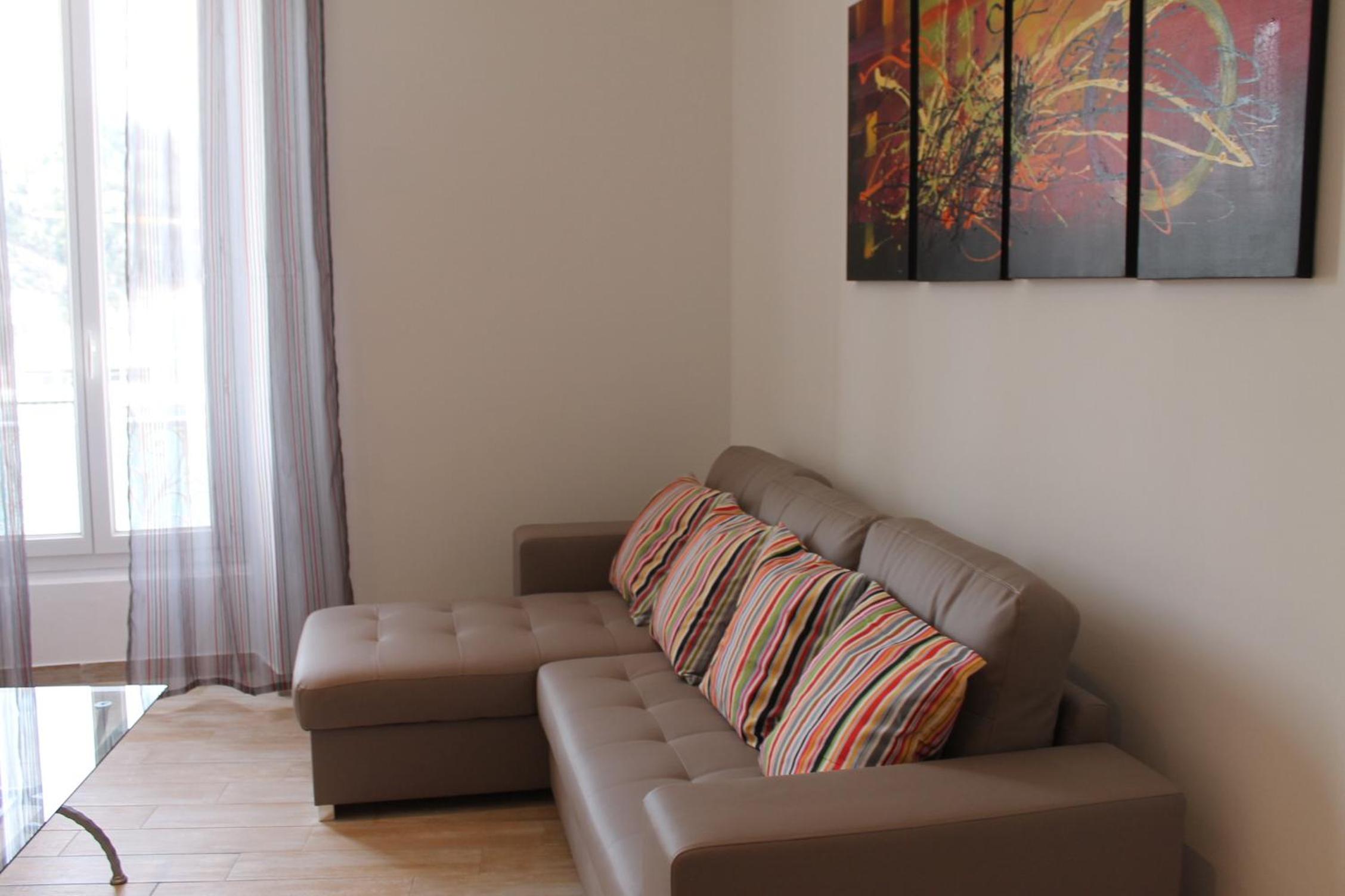 Two-Bedroom Apartment - Photo 5