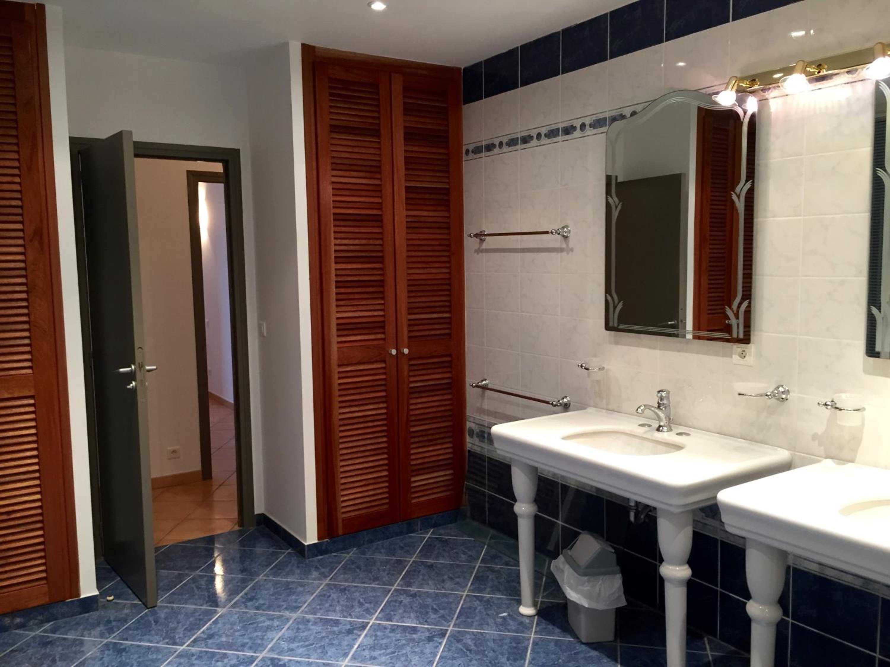 Three-Bedroom Apartment - Photo 2