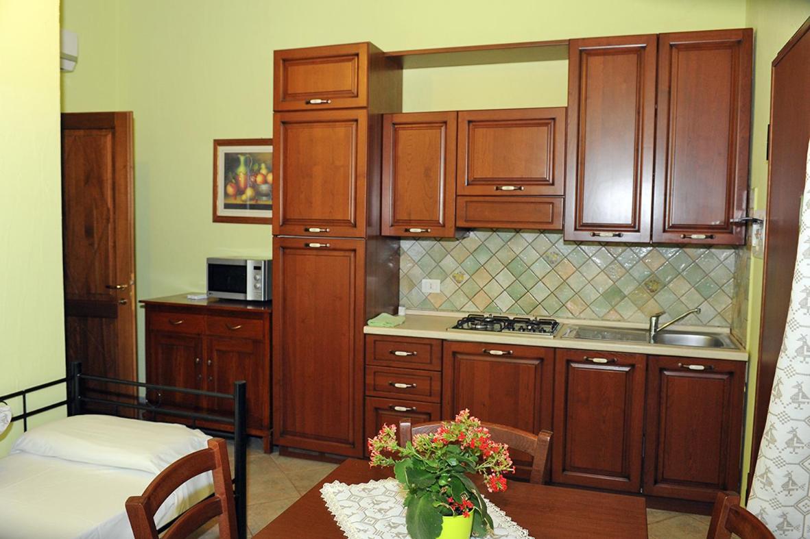 One-Bedroom Apartment (2 Adults + 2 Children) - Photo 3
