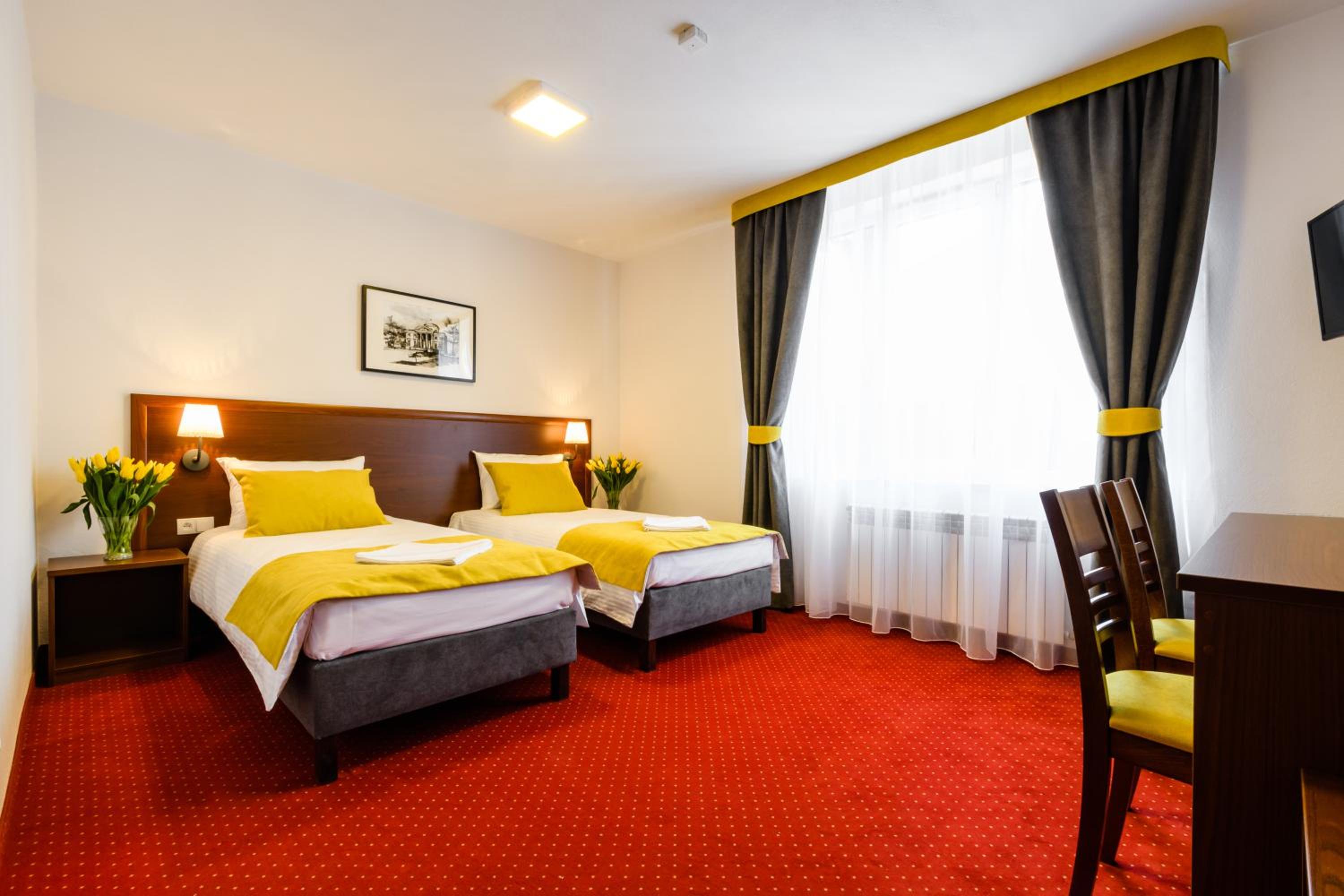 Double Room - Photo 7