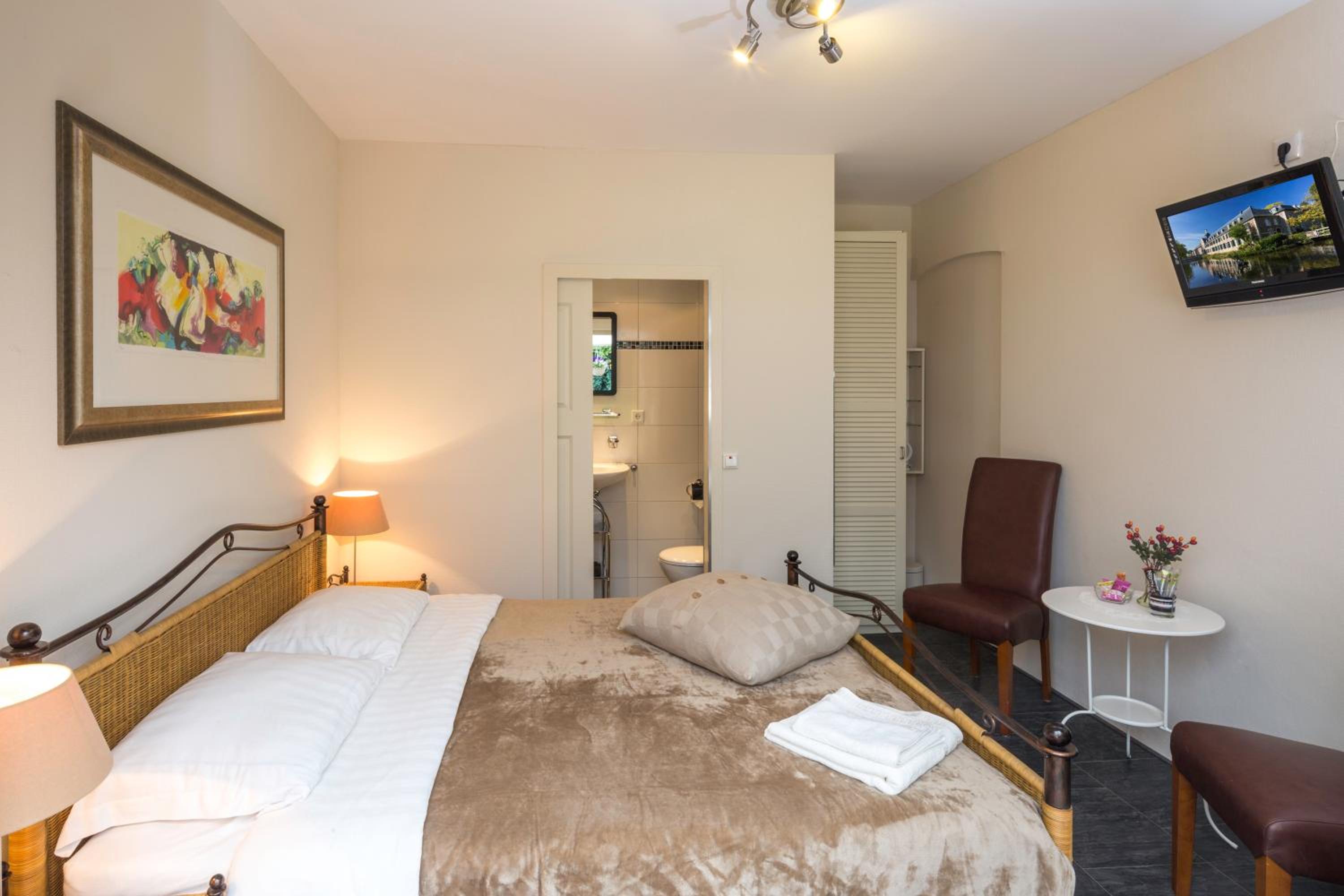 Deluxe Room - Photo 1