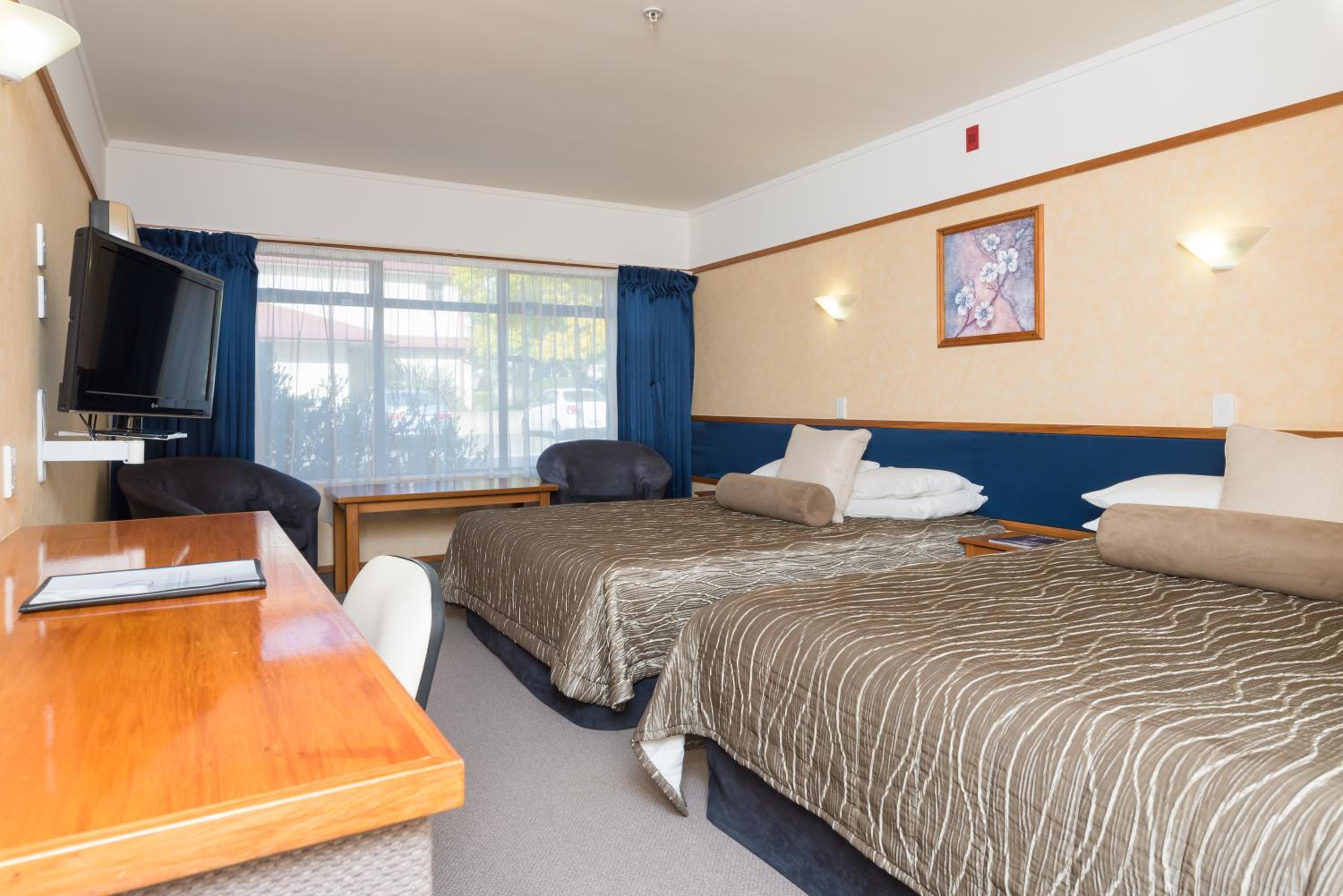 Standard Twin Room - Photo 3