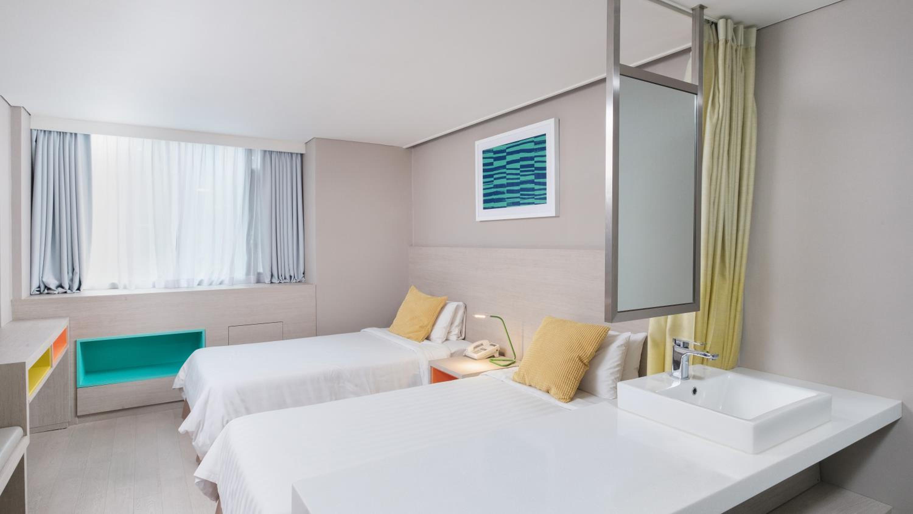 Standard Twin Room - Photo 2