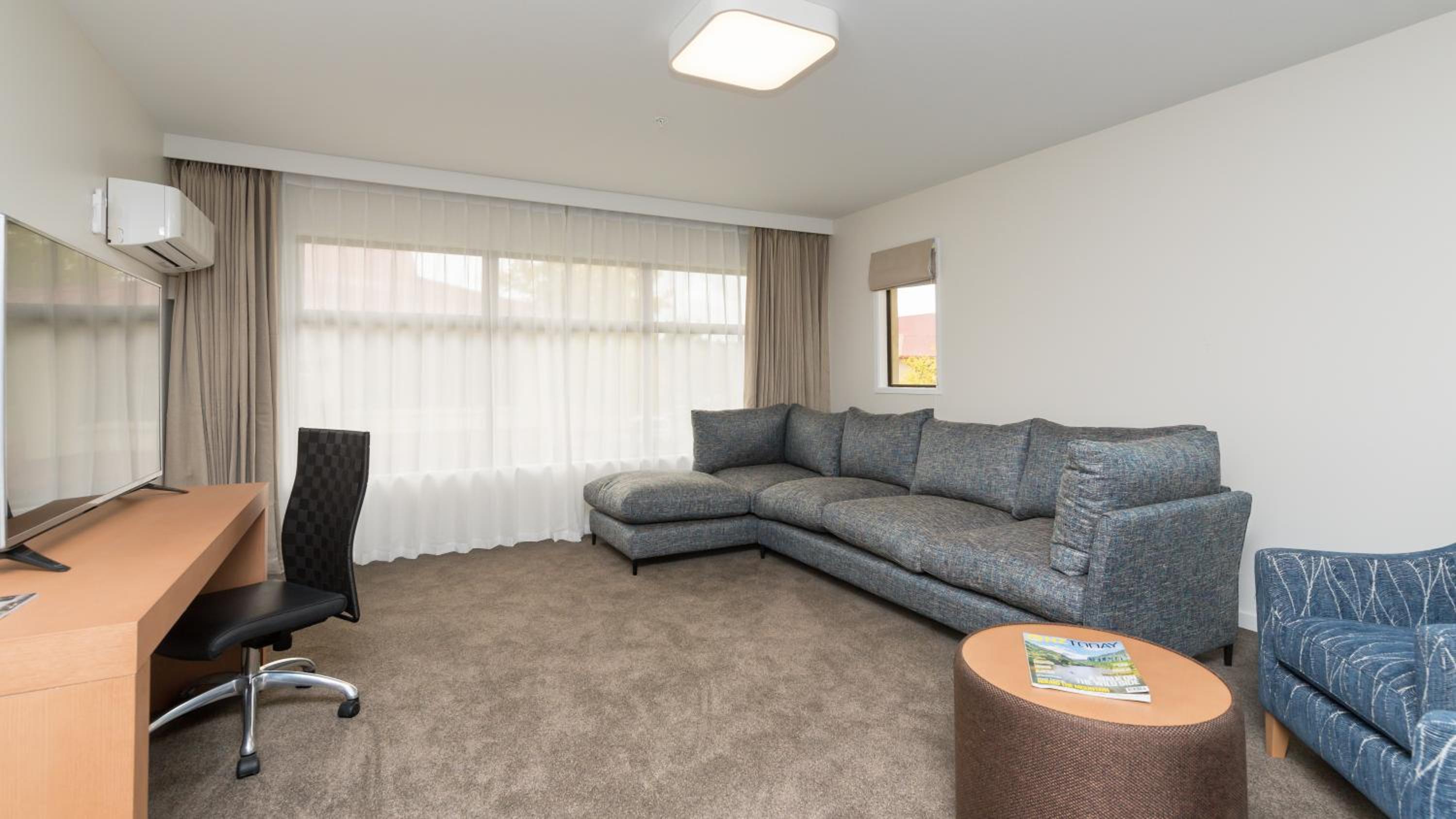 King Suite - Photo 5