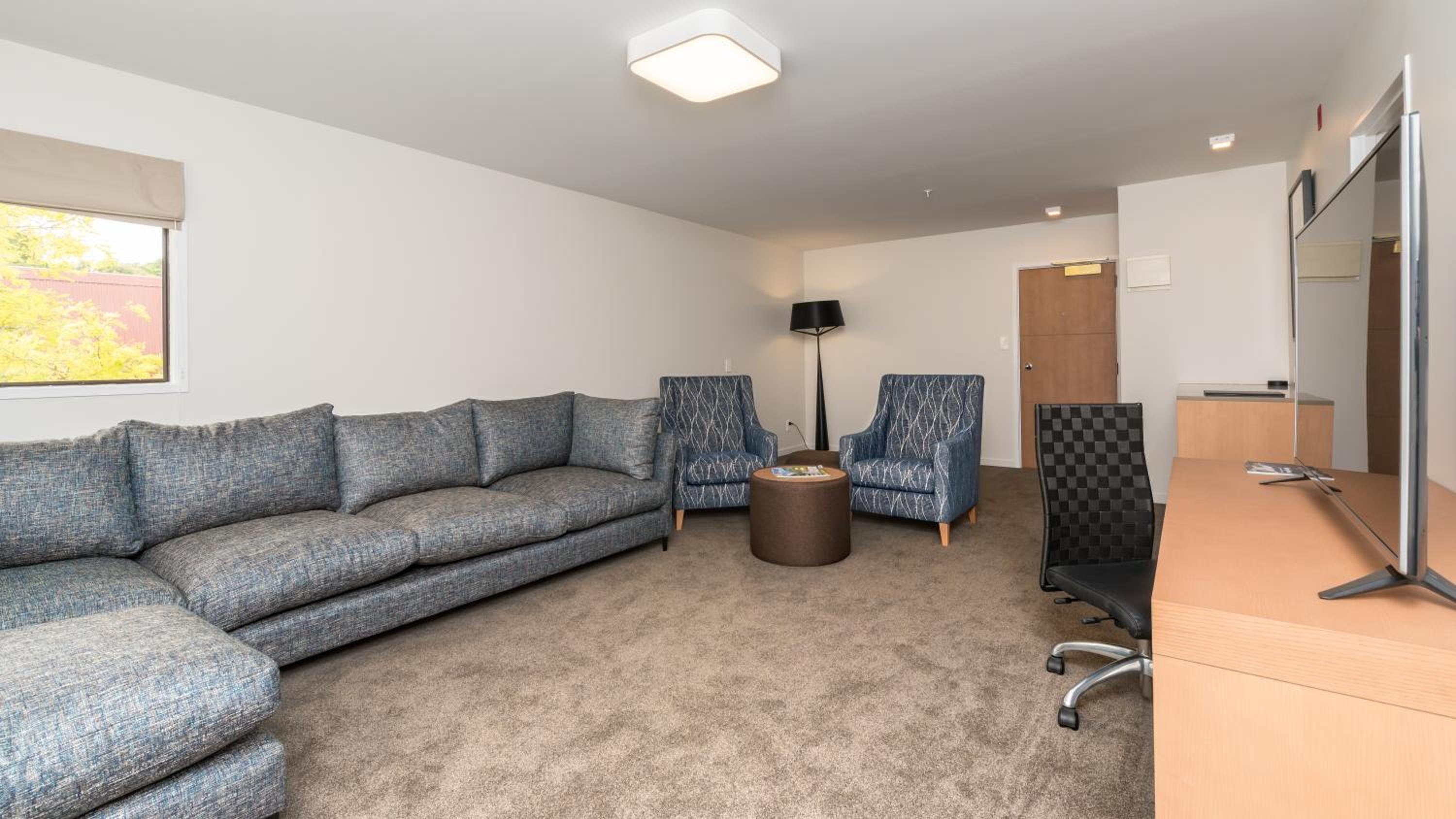 King Suite - Photo 1