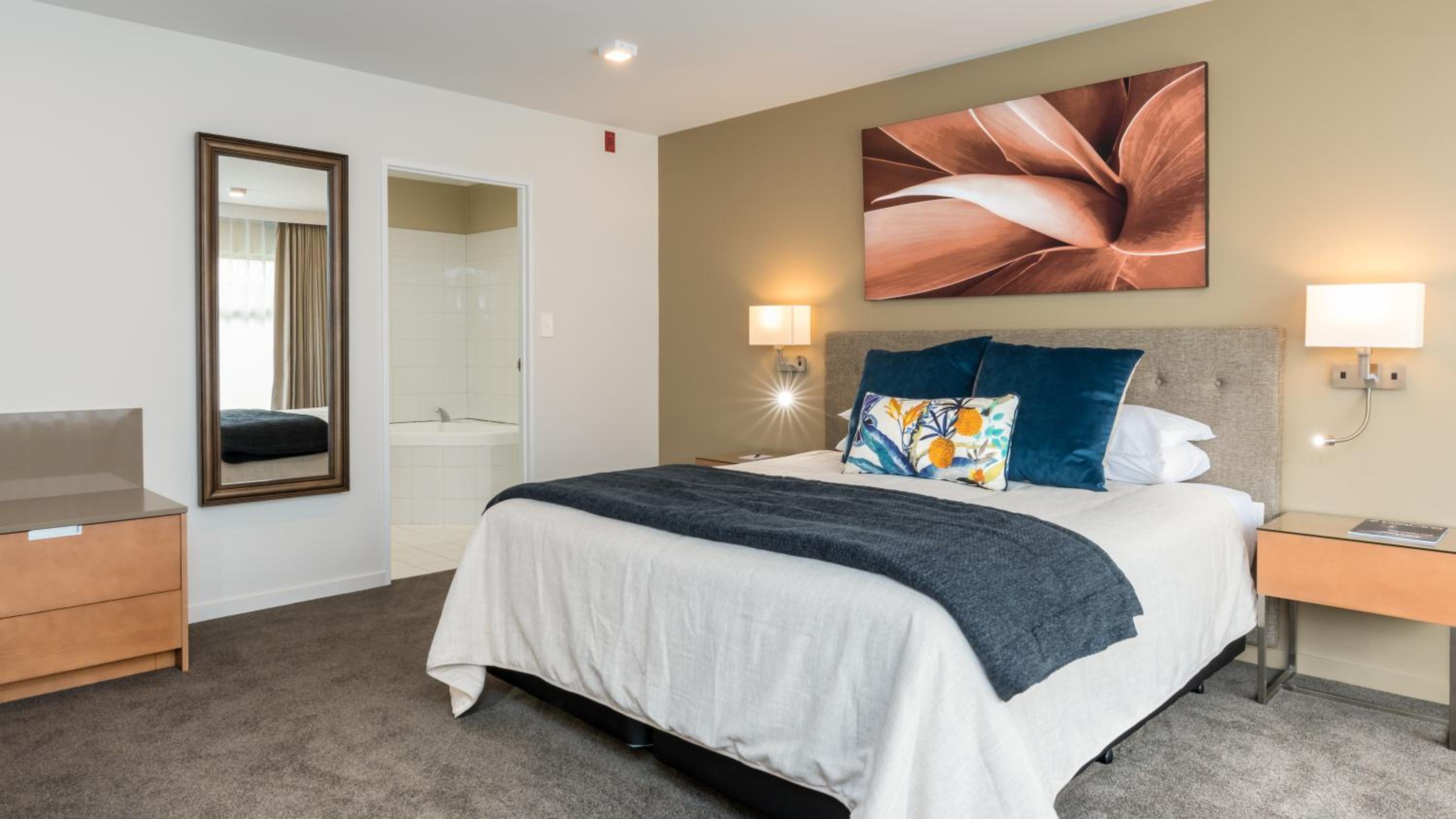 King Suite - Photo 2
