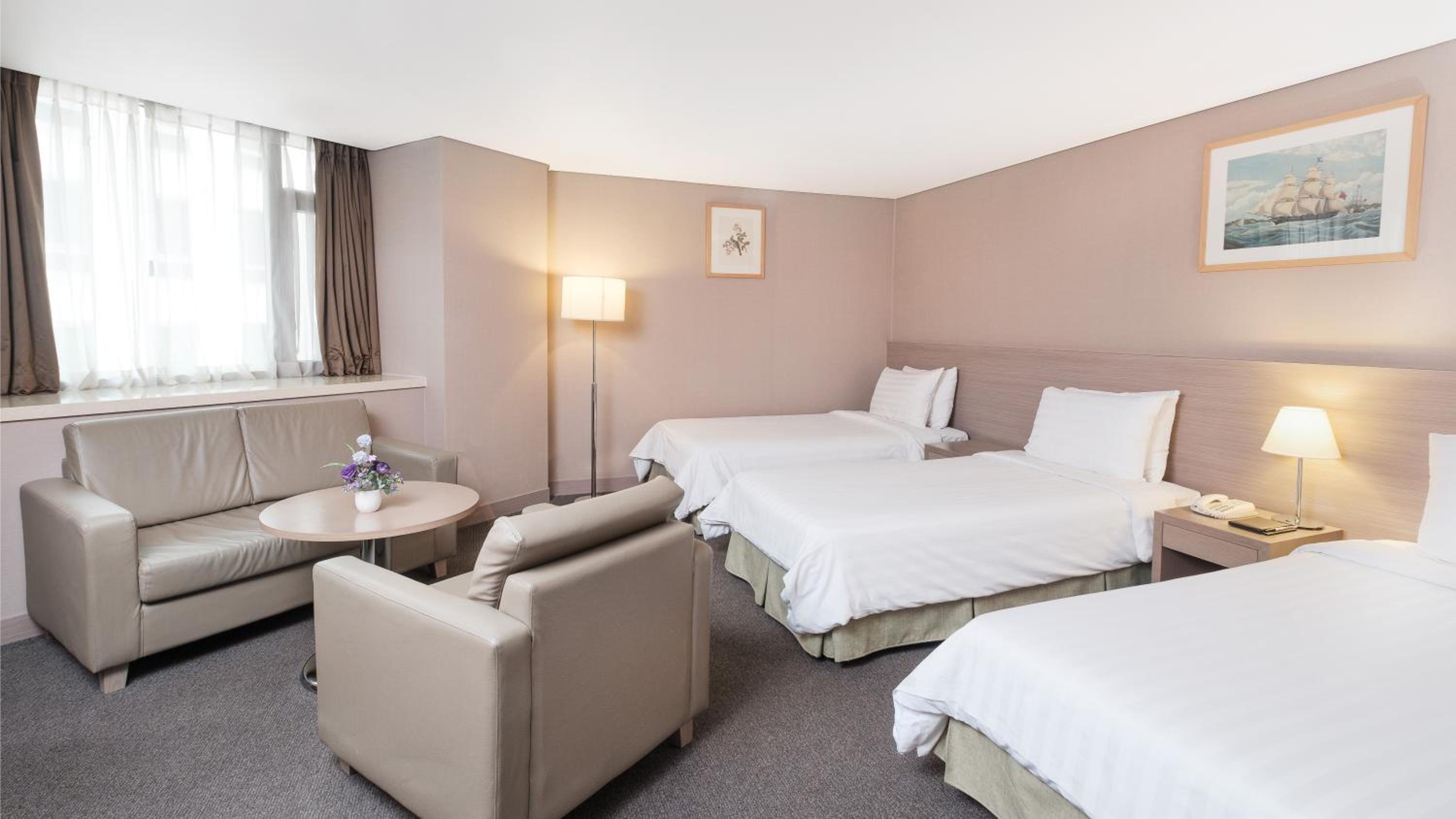 Deluxe Triple Room - Photo 4