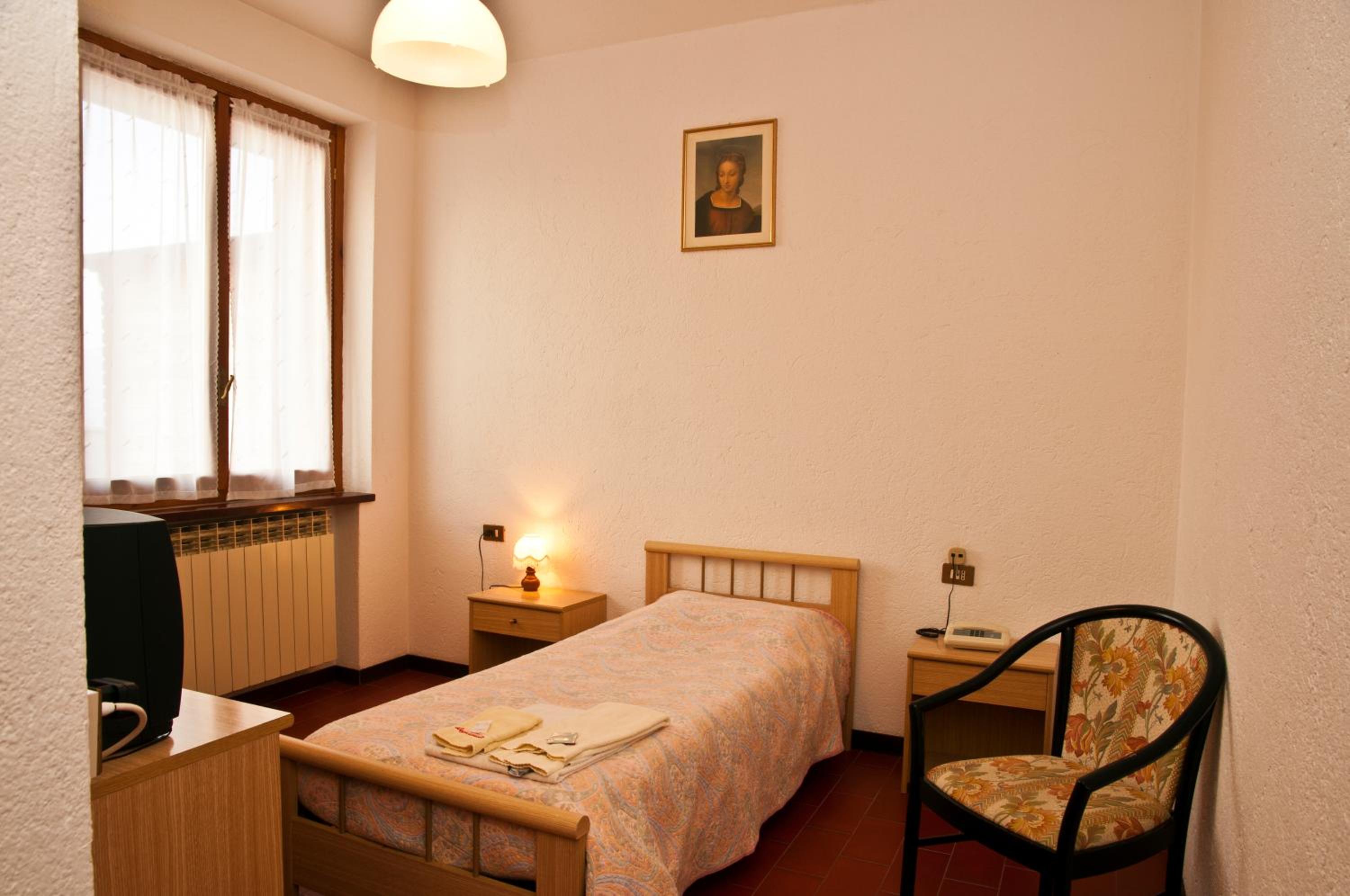 Single Room photo 3