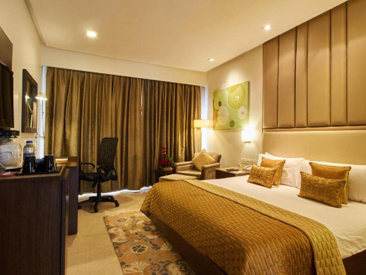 Deluxe Suite with Sea View photo 1