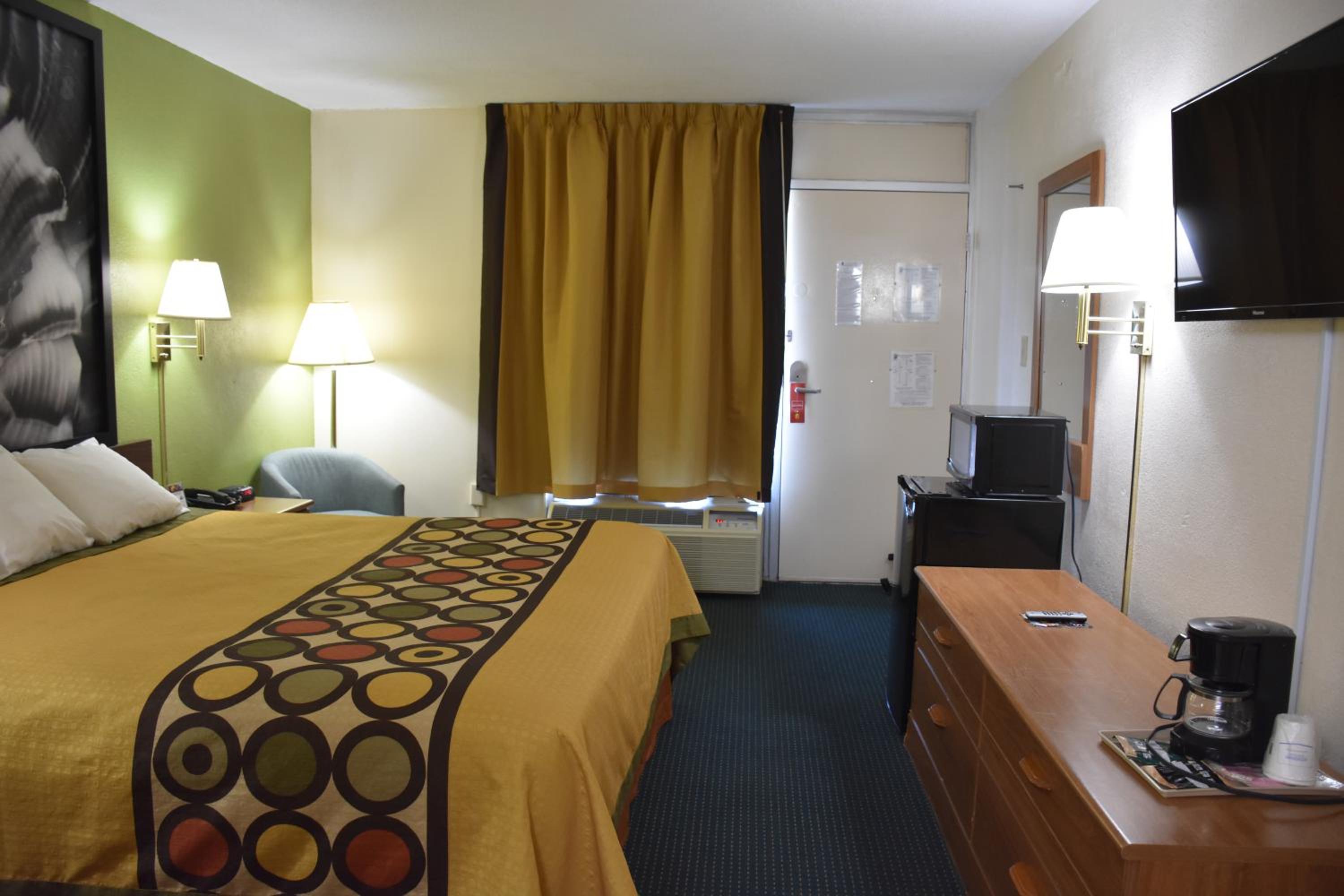 King Room - Mobility Access/Non-Smoking - Photo 9