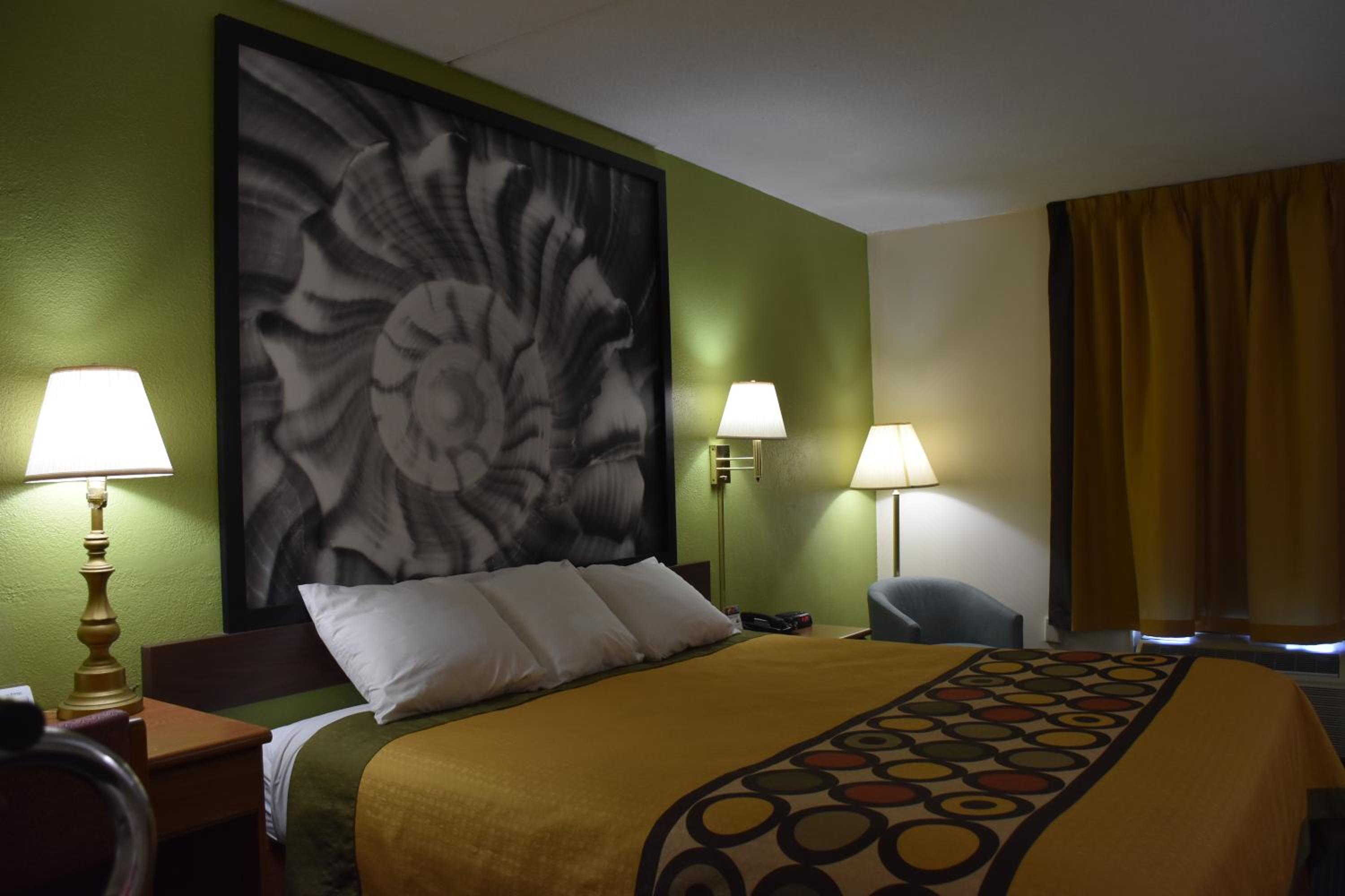 King Room - Mobility Access/Non-Smoking - Photo 6
