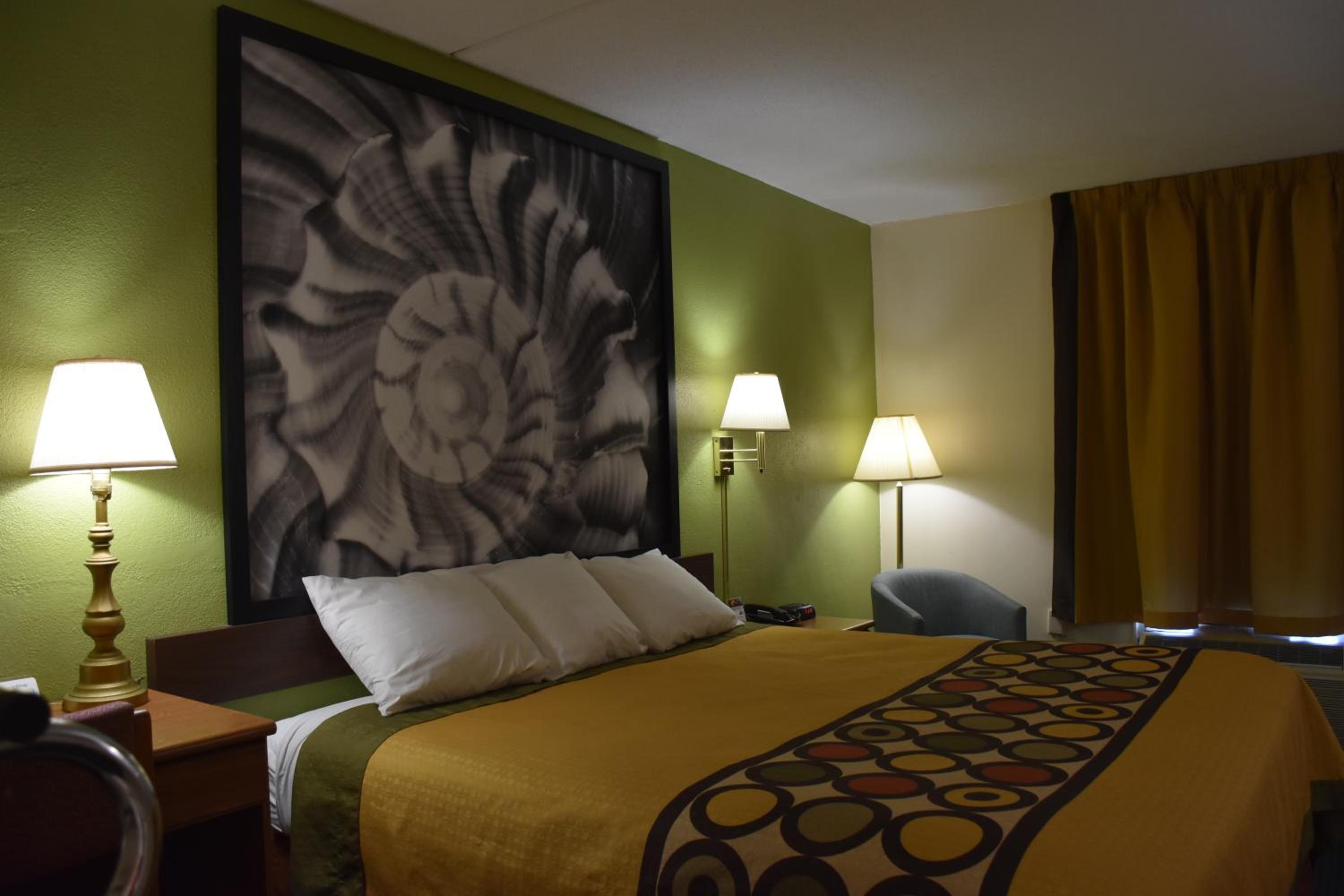 King Room - Mobility Access/Non-Smoking - Photo 1