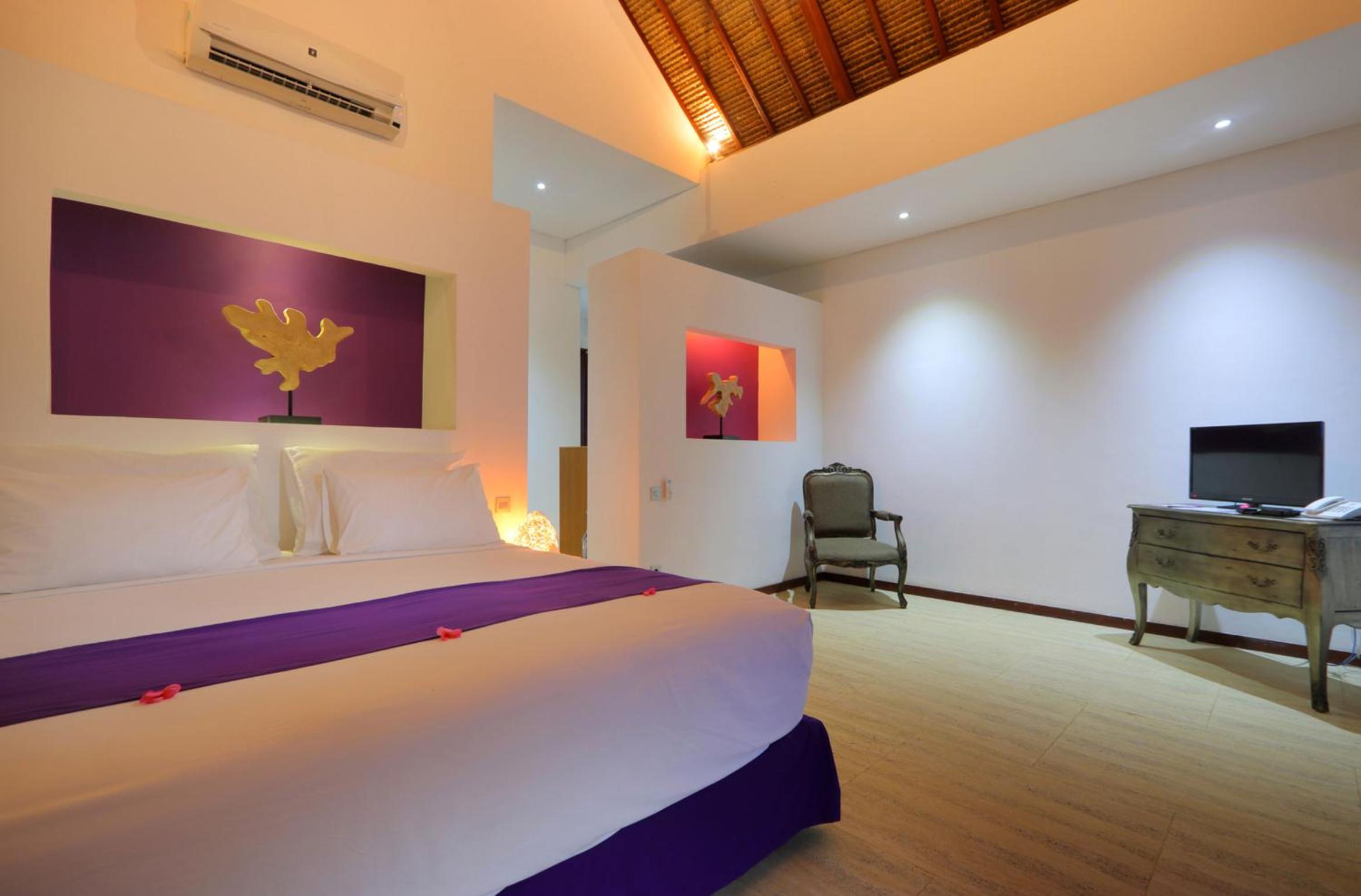 Villa with Sea View - Photo 1