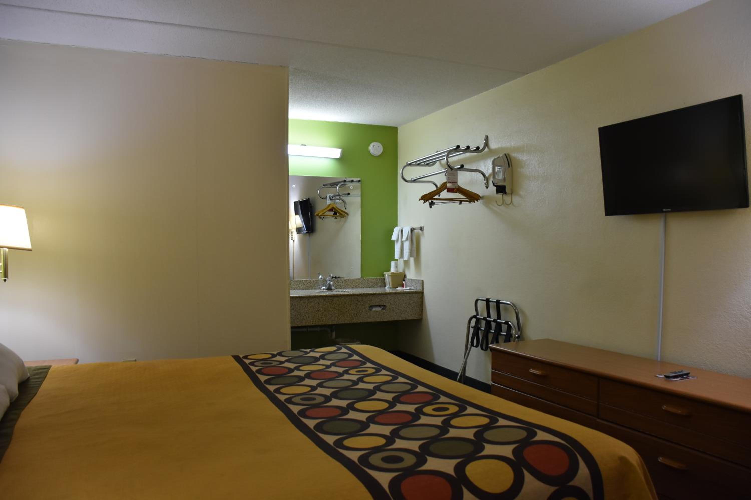 King Room - Non-Smoking - Photo 19