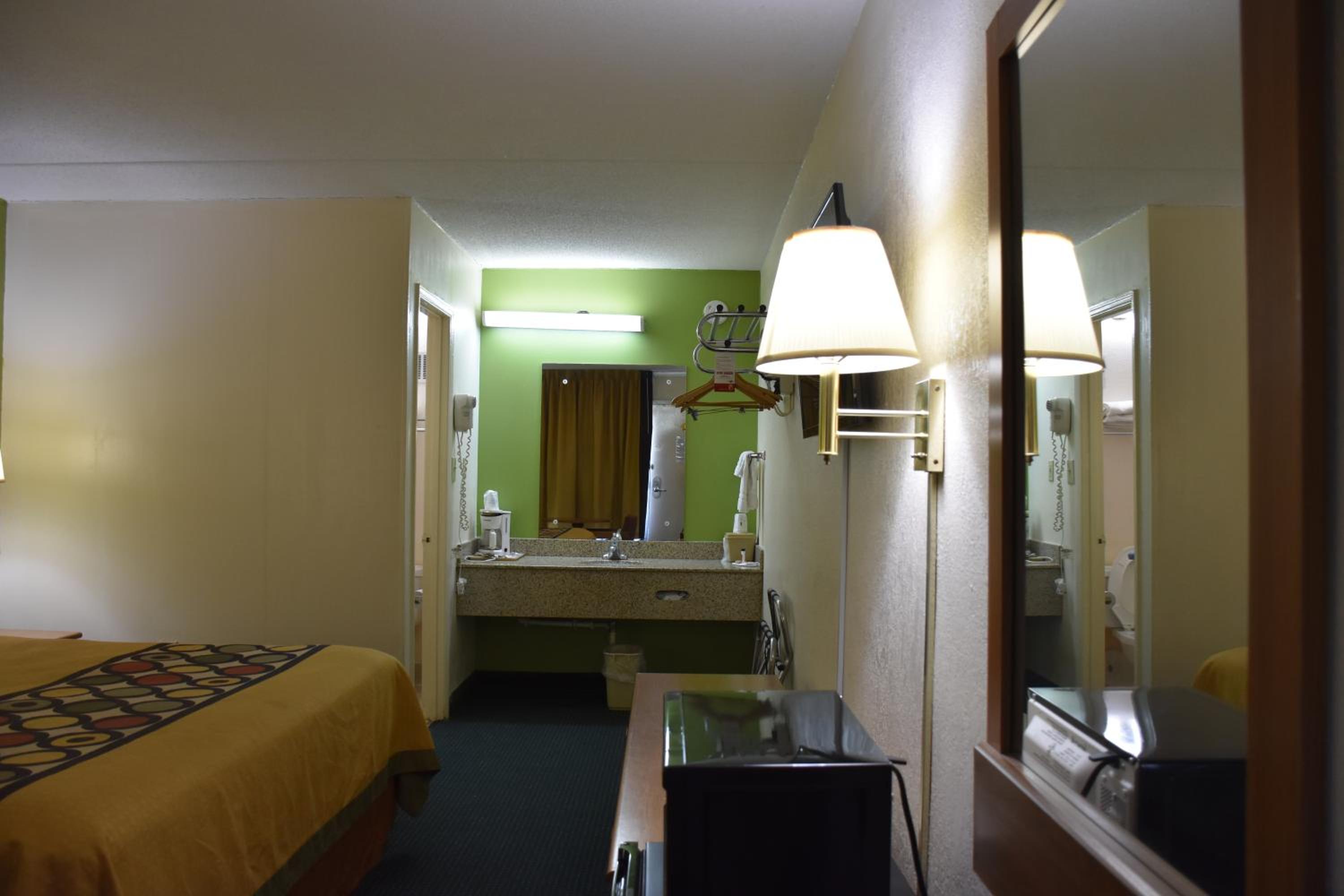 King Room - Non-Smoking - Photo 22