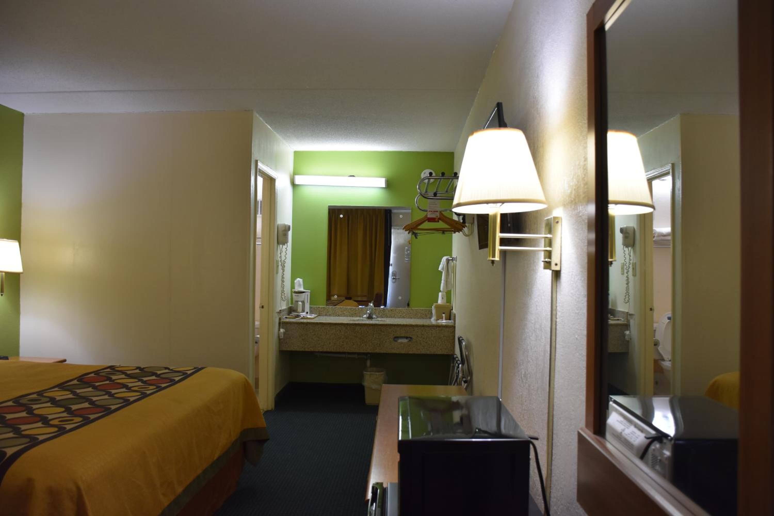 King Room - Non-Smoking - Photo 23