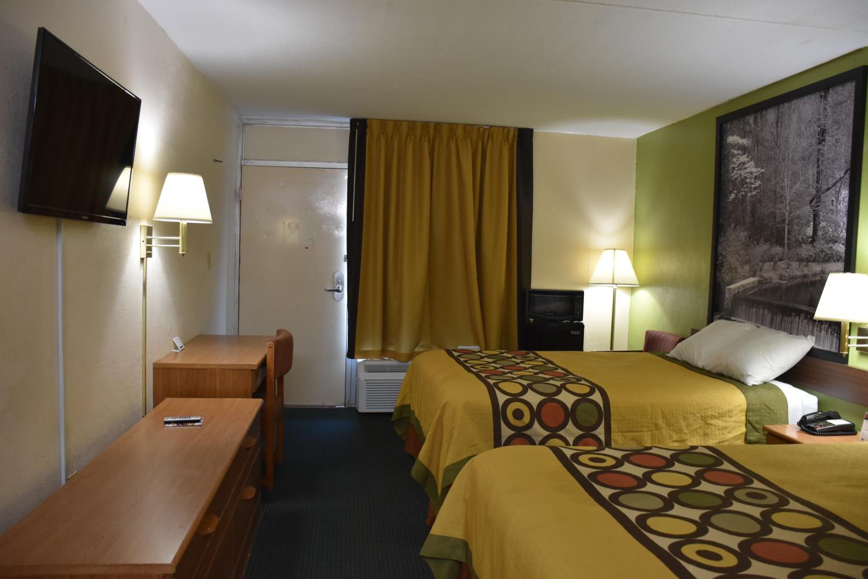 Double Room with Two Double Beds - Non-Smoking - Photo 4