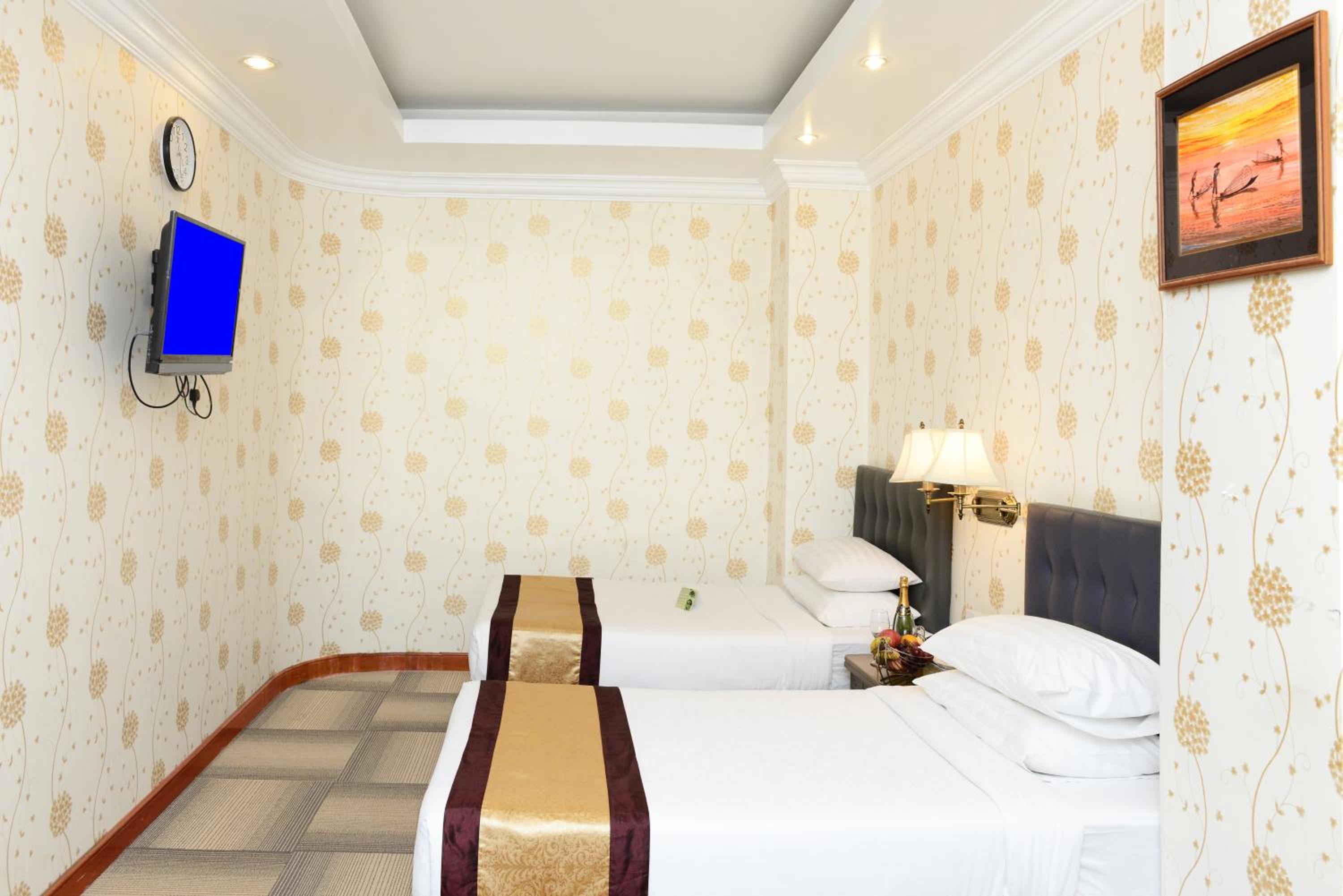 Superior Double or Twin Room without Window - Photo 1