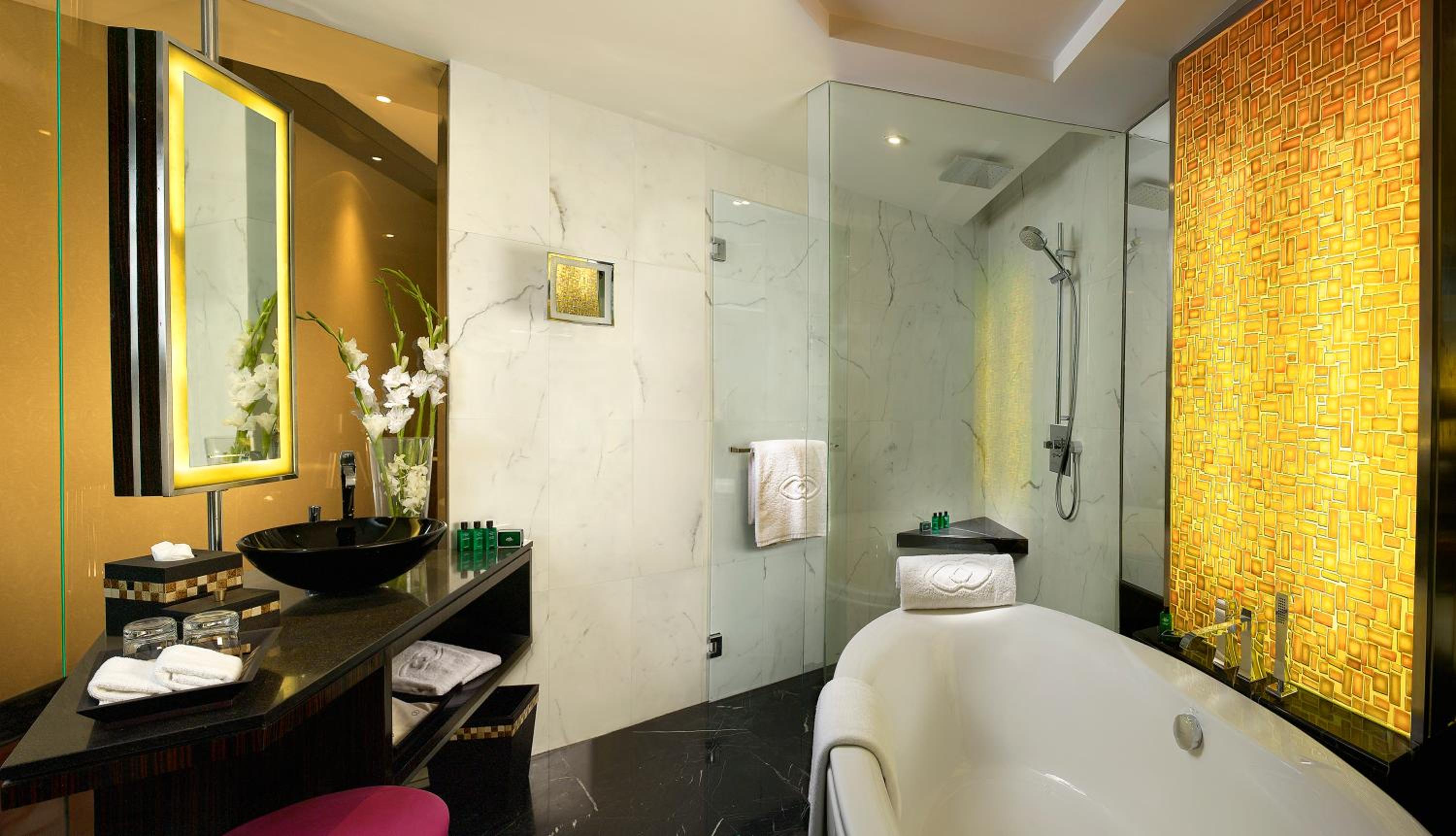 Luxury Twin Room - Photo 3