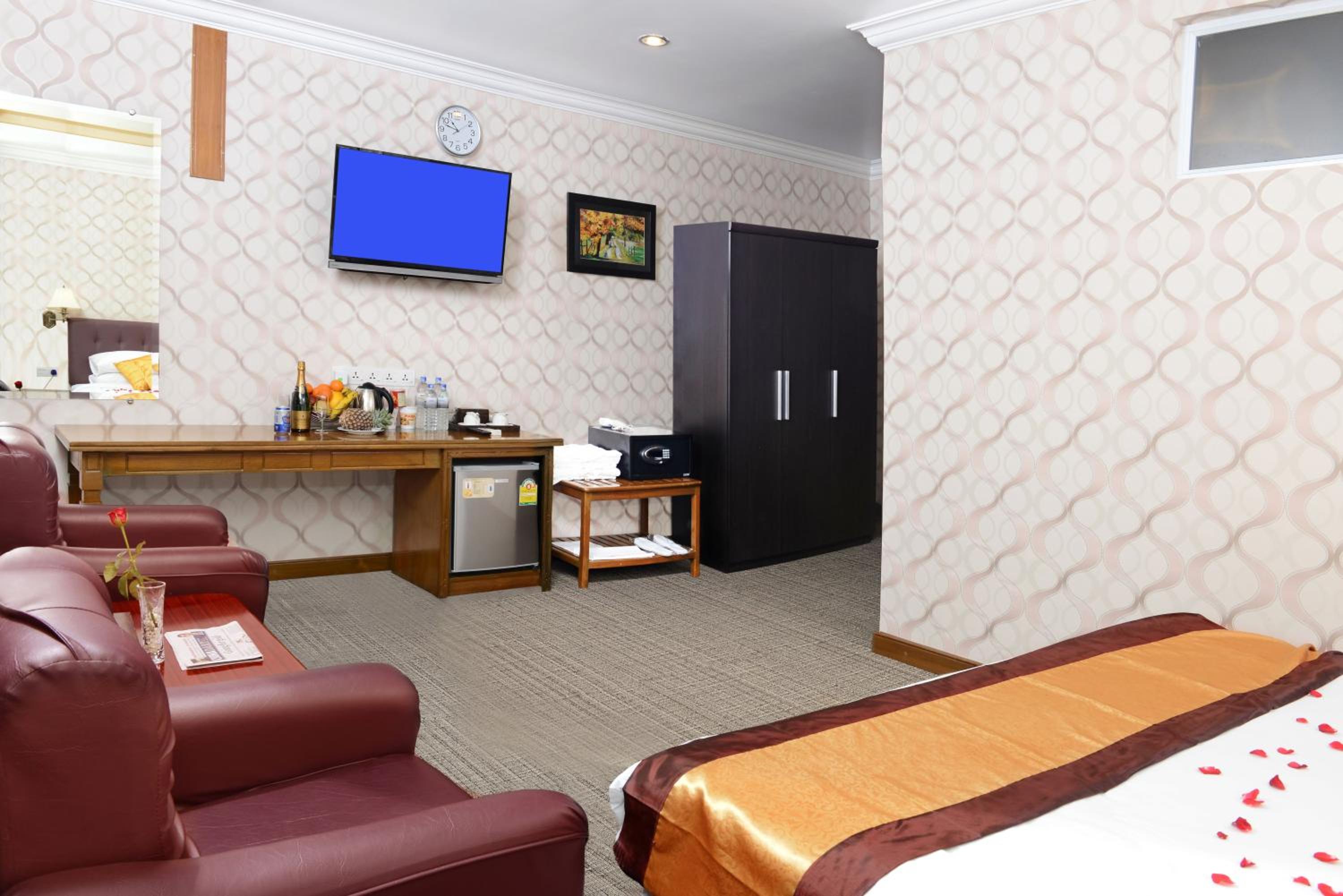 Deluxe Double or Twin Room with Pagoda View - Photo 3